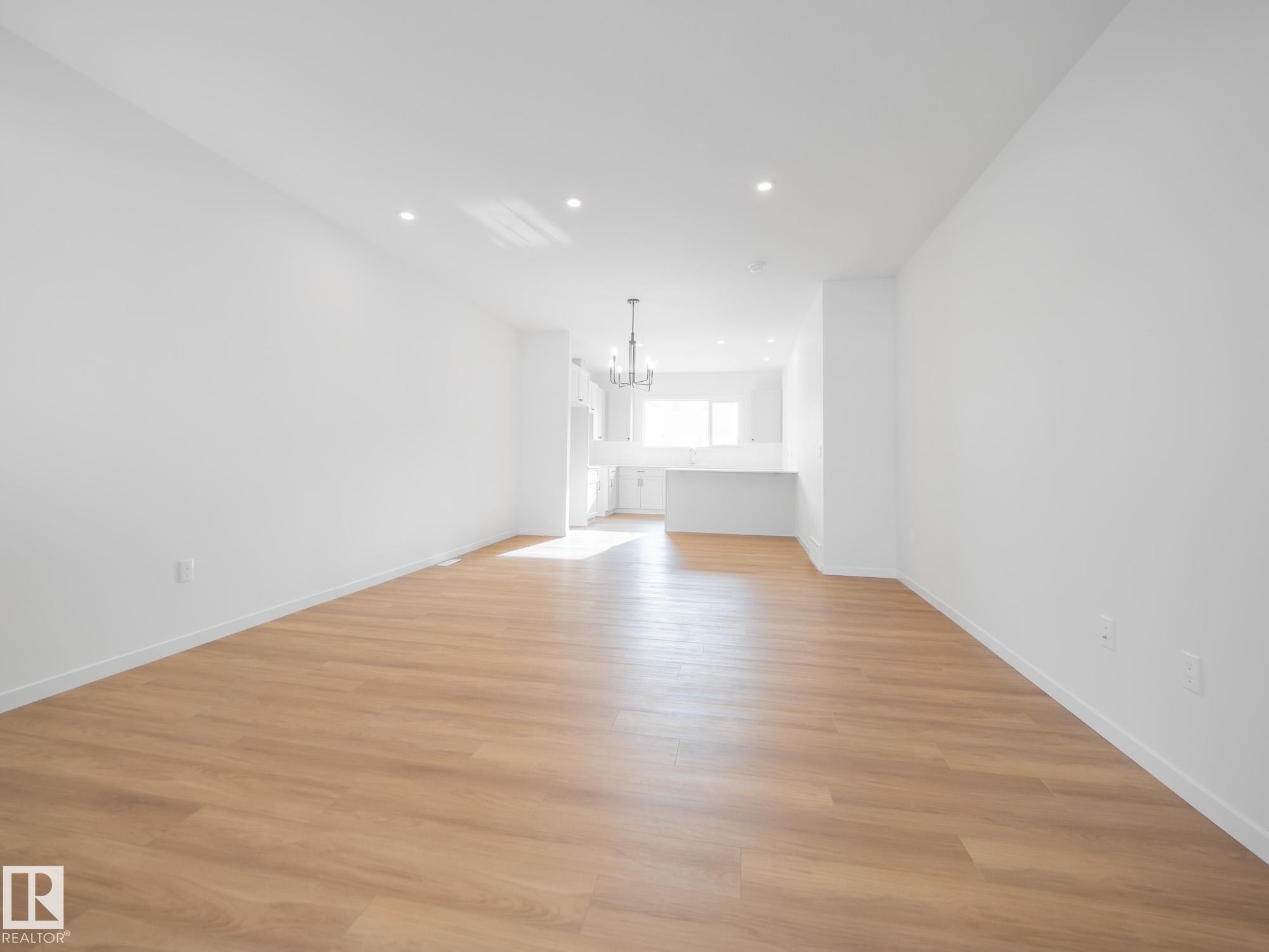 1025 Aster Boulevard, Edmonton, AB - Indoor Photo Showing Other Room