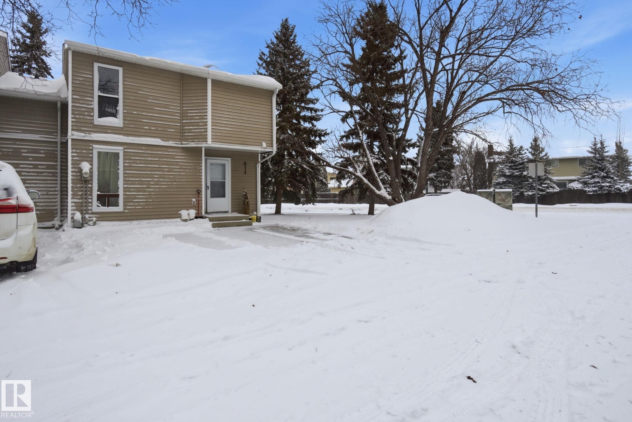 614 Saddleback Road, Edmonton, AB - Outdoor