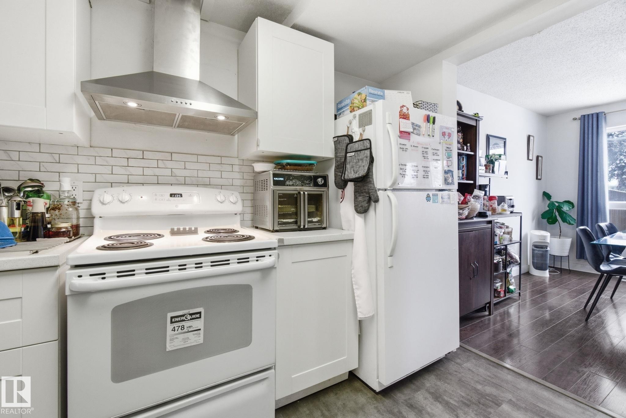 614 Saddleback Road, Edmonton, AB - Indoor Photo Showing Kitchen