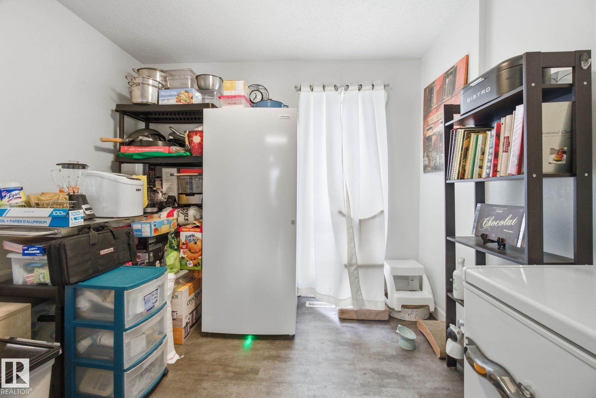 614 Saddleback Road, Edmonton, AB - Indoor