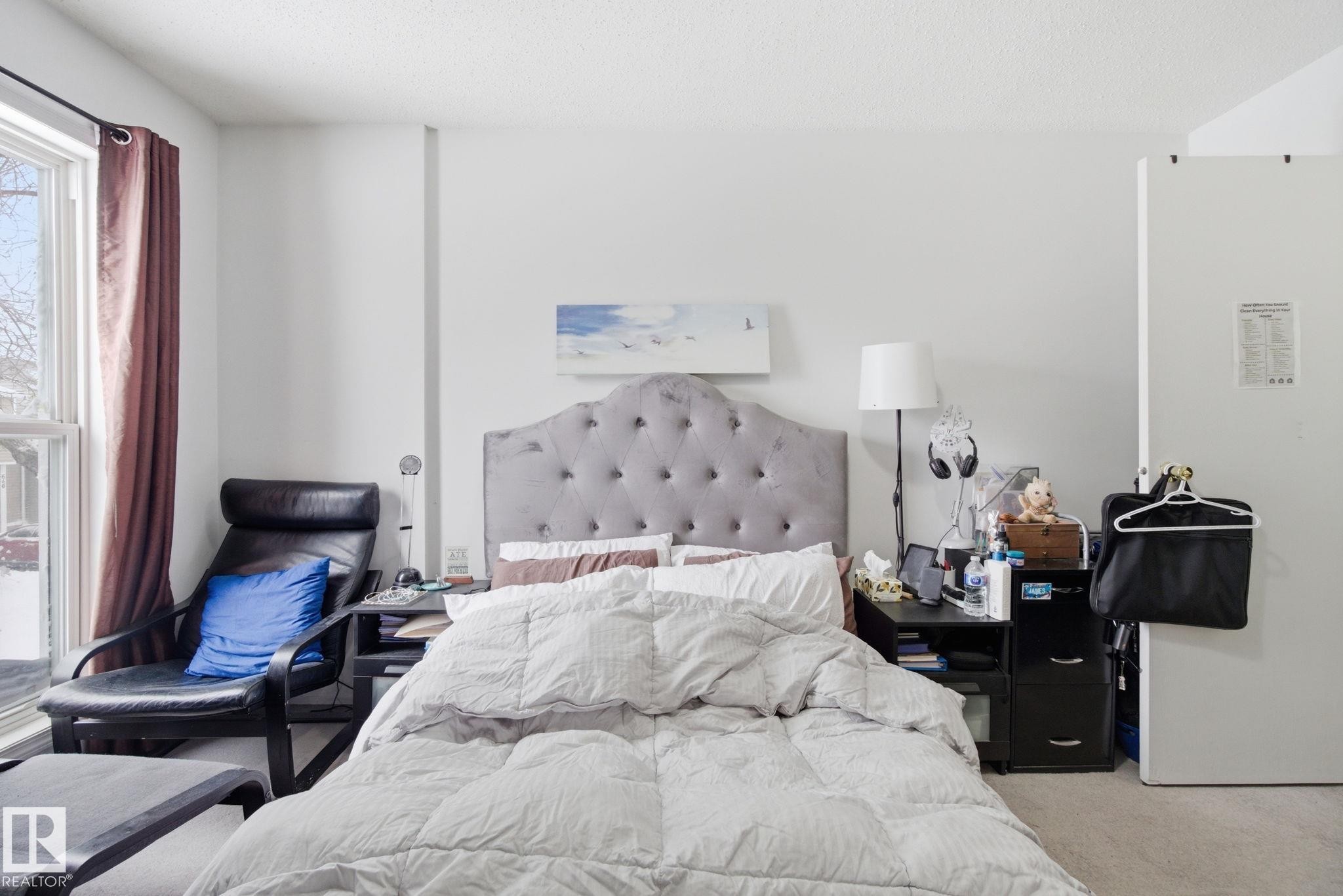 614 Saddleback Road, Edmonton, AB - Indoor Photo Showing Bedroom