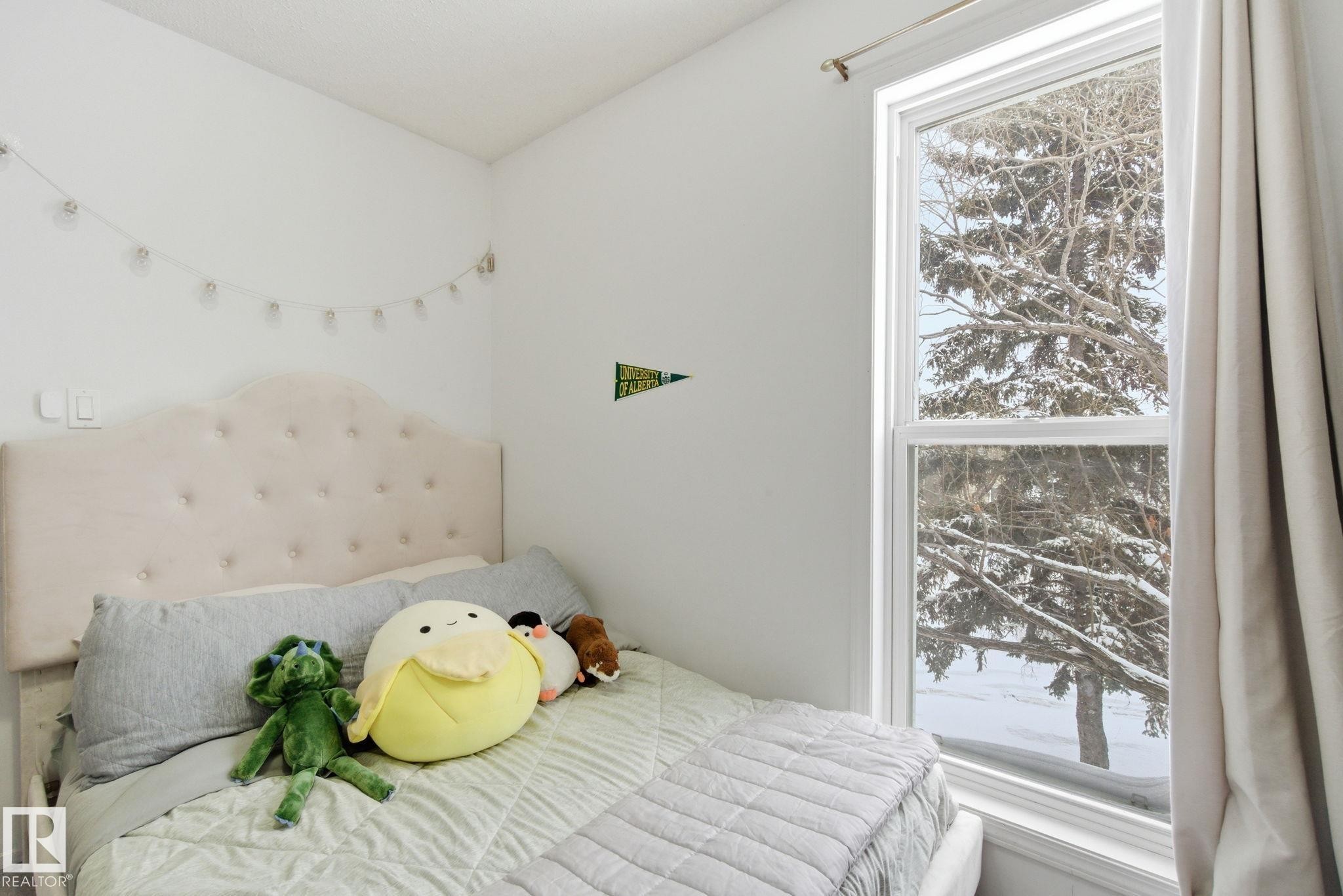 614 Saddleback Road, Edmonton, AB - Indoor Photo Showing Bedroom