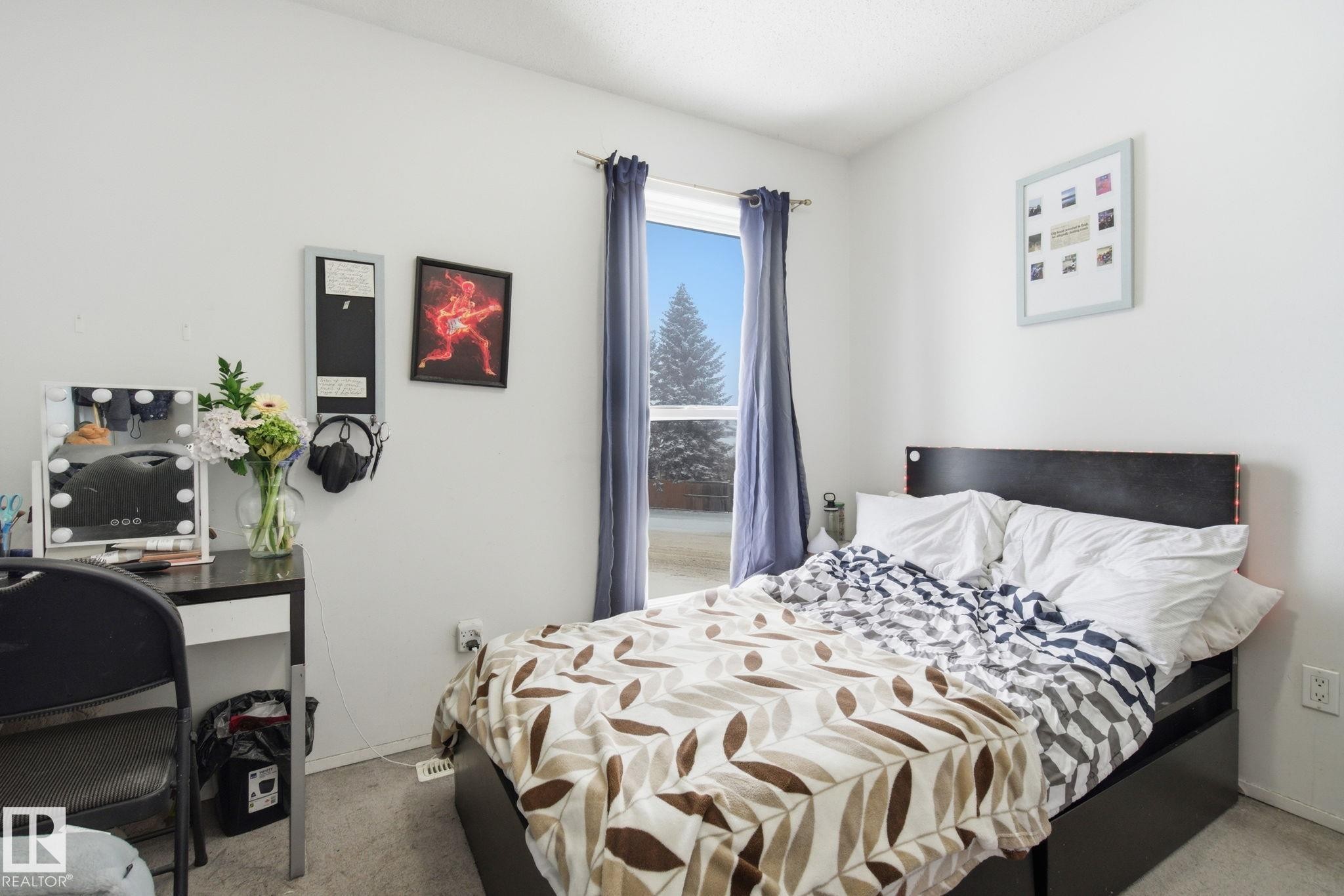 614 Saddleback Road, Edmonton, AB - Indoor Photo Showing Bedroom