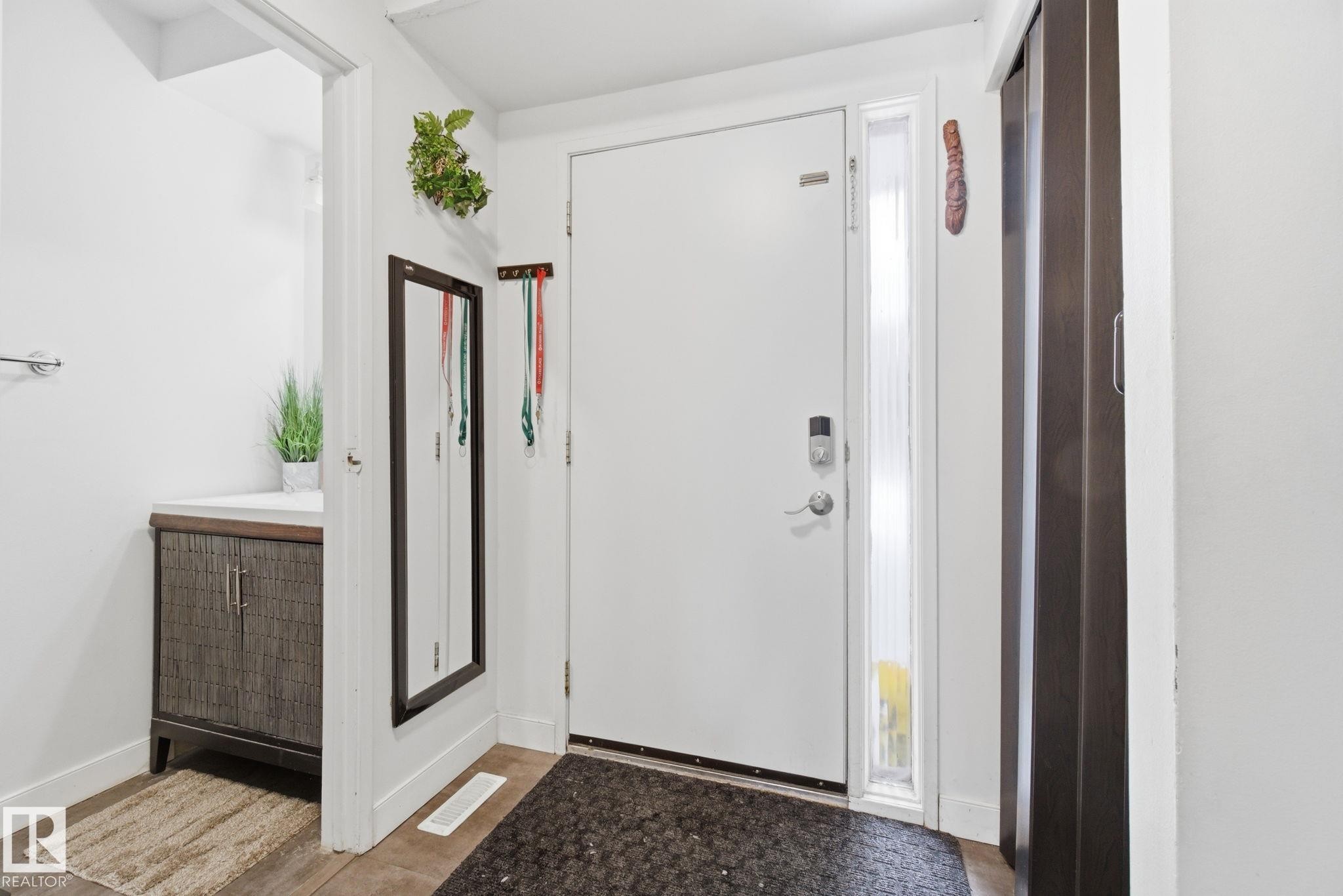 614 Saddleback Road, Edmonton, AB - Indoor Photo Showing Other Room