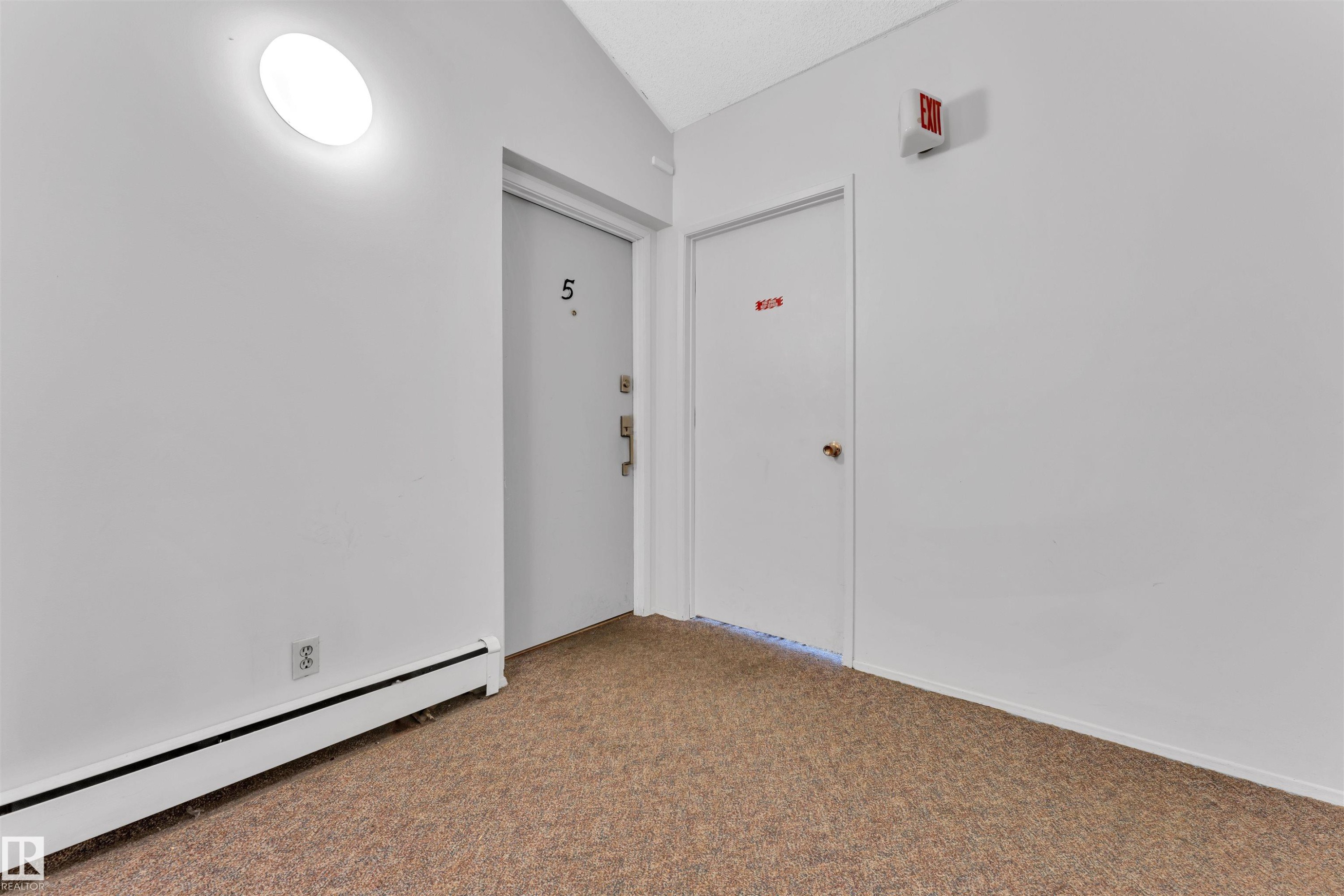 5 3855 76 Street, Edmonton, AB - Indoor Photo Showing Other Room