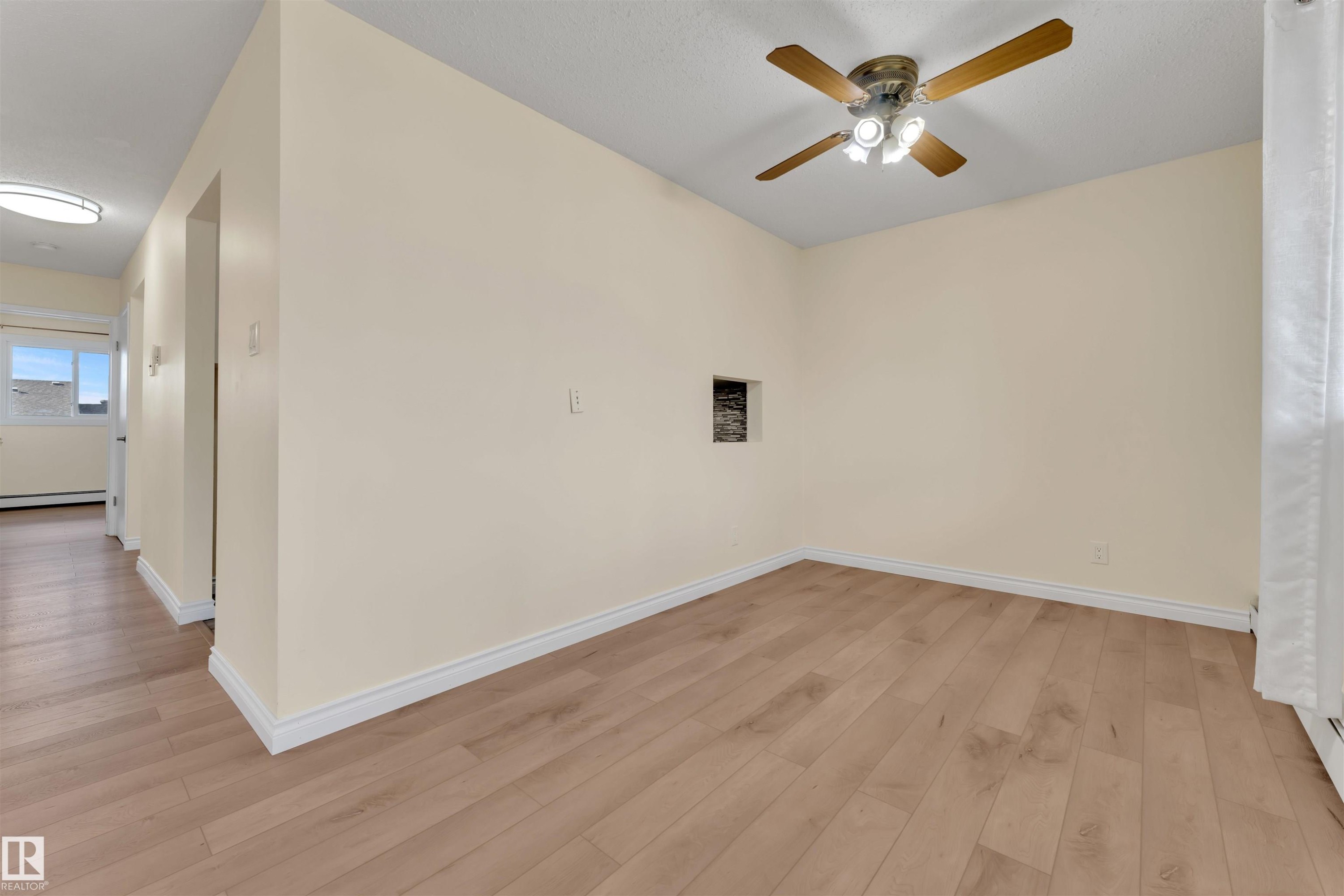5 3855 76 Street, Edmonton, AB - Indoor Photo Showing Other Room