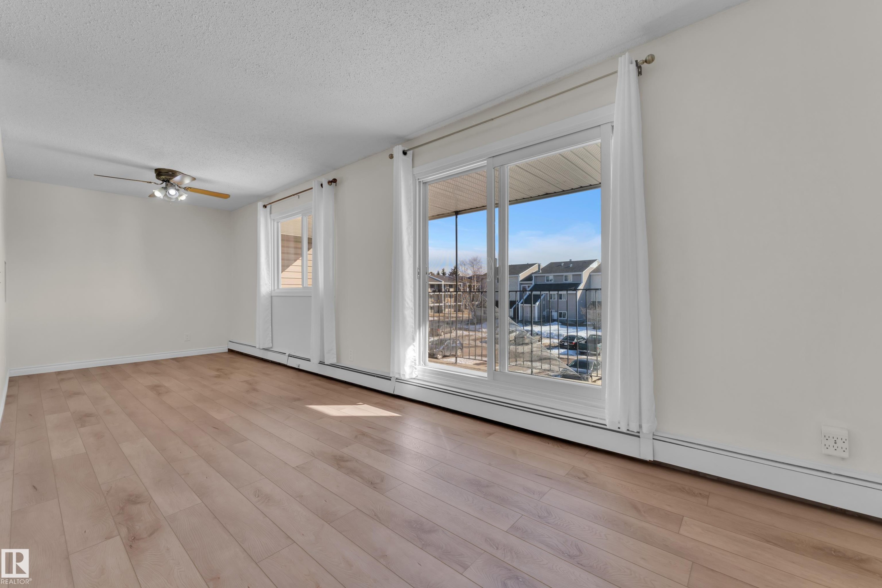 5 3855 76 Street, Edmonton, AB - Indoor Photo Showing Other Room
