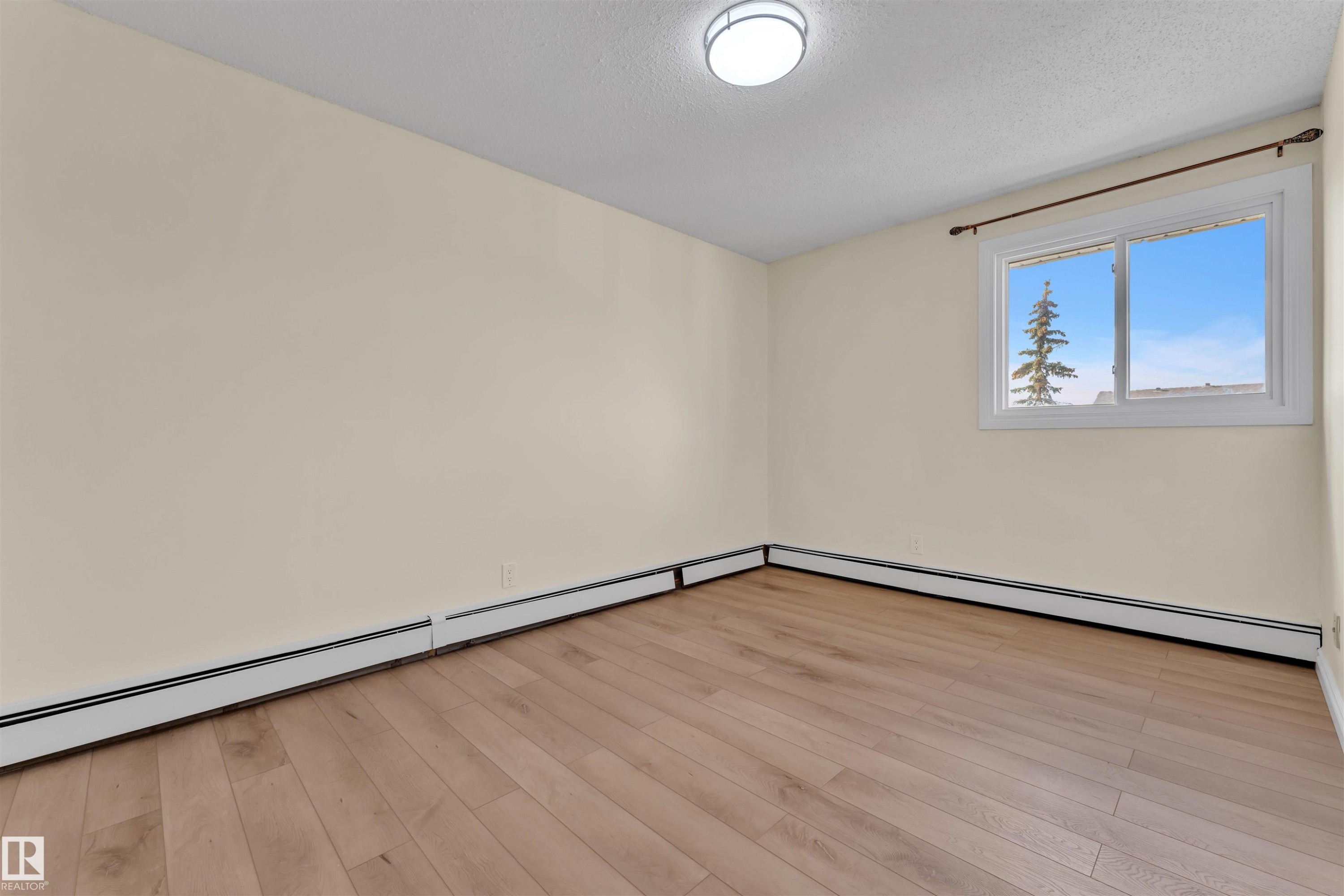 5 3855 76 Street, Edmonton, AB - Indoor Photo Showing Other Room
