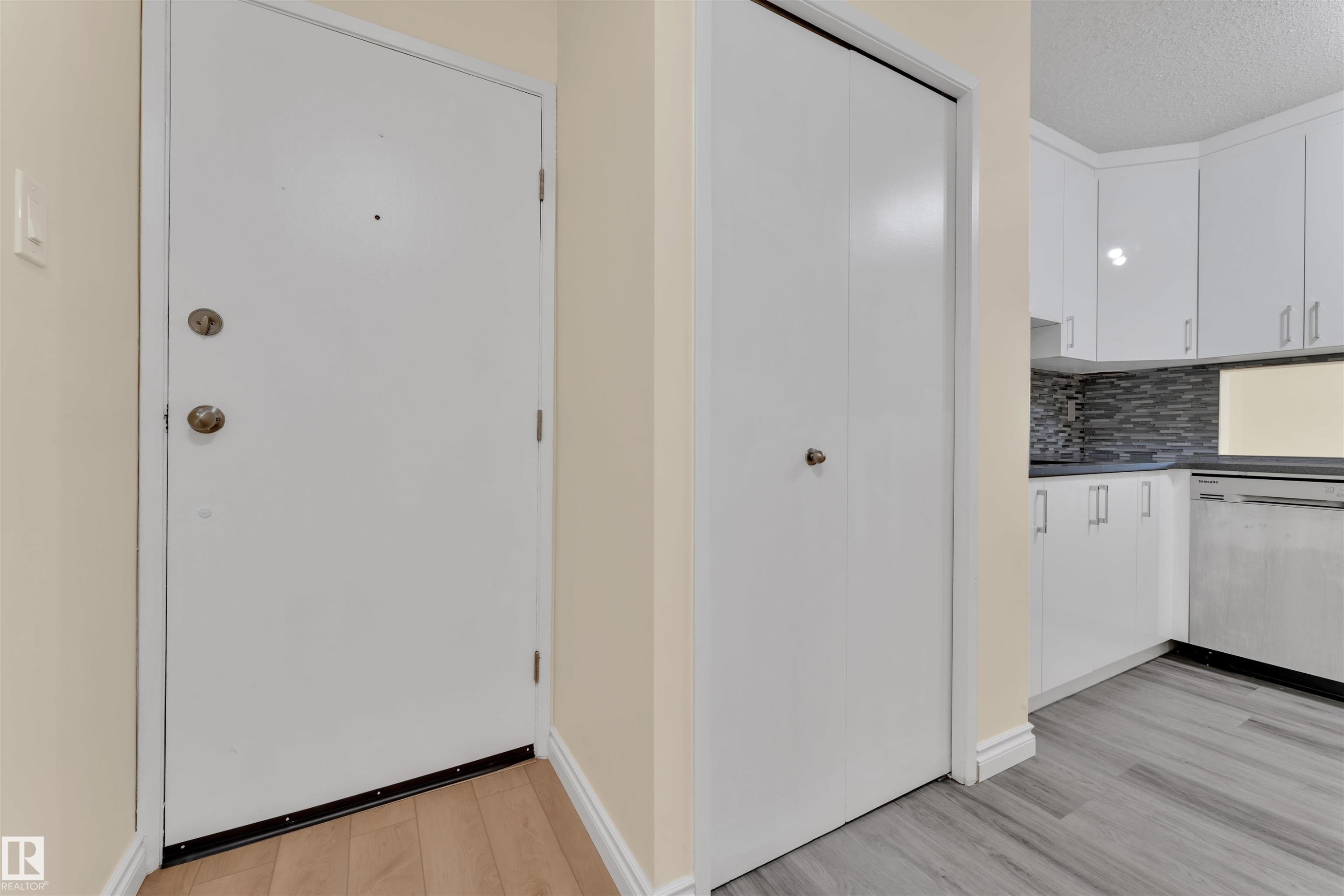 5 3855 76 Street, Edmonton, AB - Indoor Photo Showing Other Room