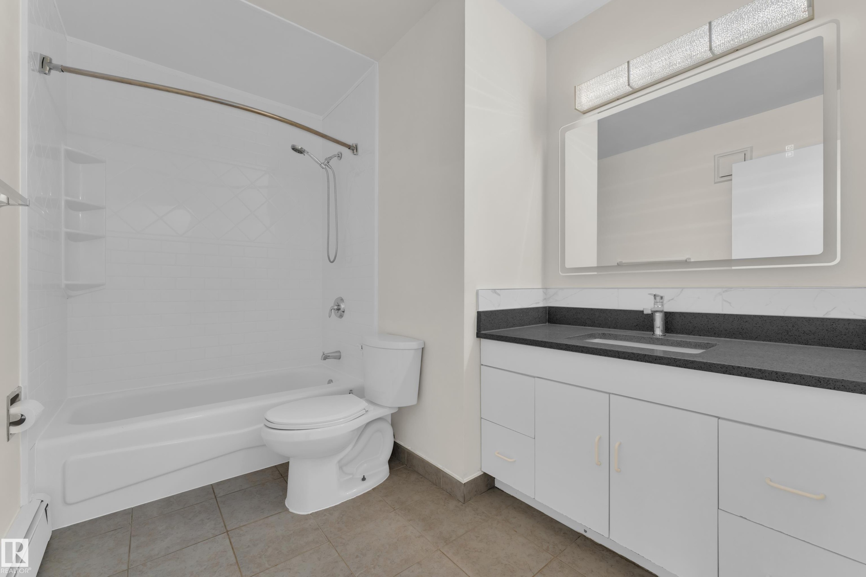 5 3855 76 Street, Edmonton, AB - Indoor Photo Showing Bathroom
