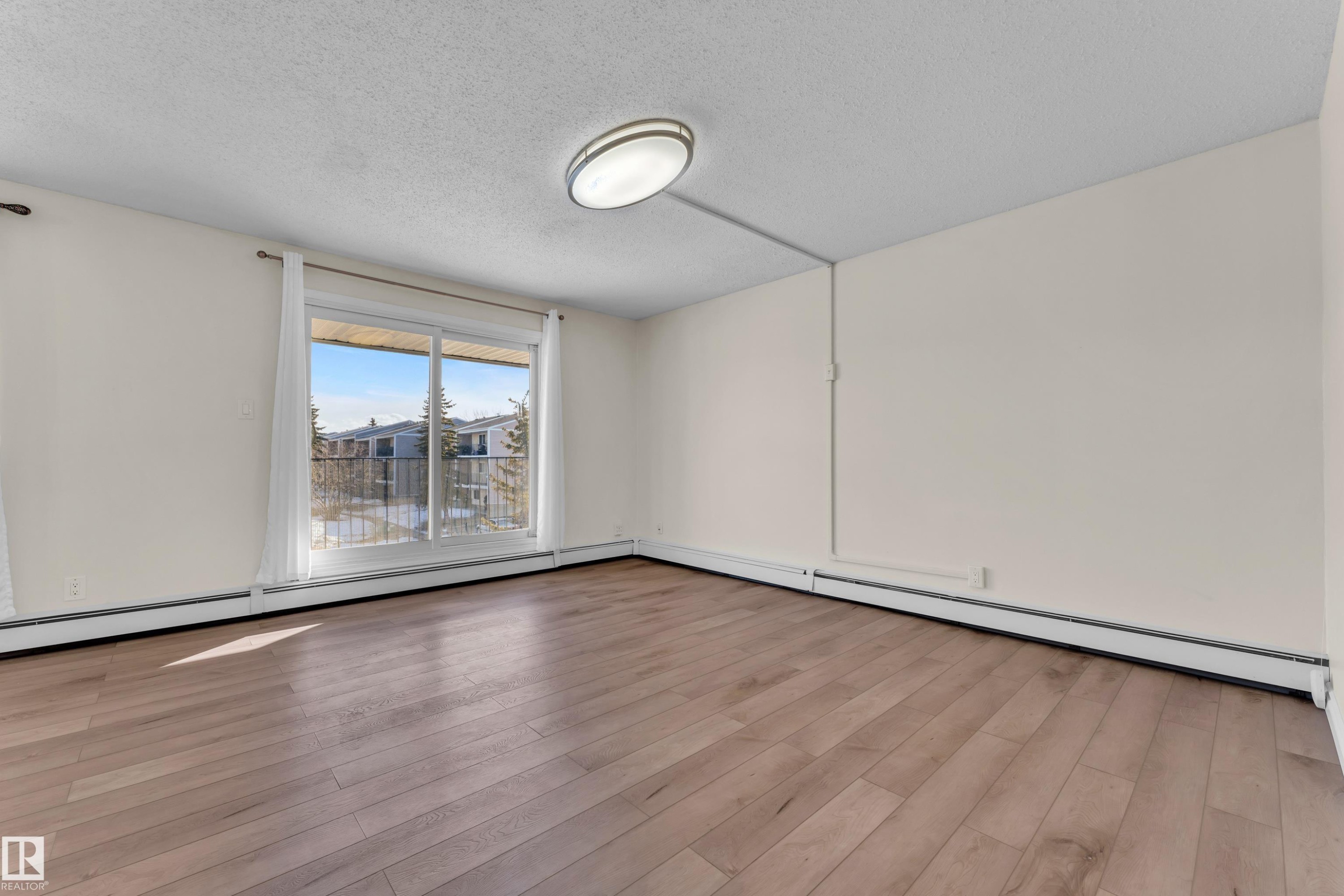 5 3855 76 Street, Edmonton, AB - Indoor Photo Showing Other Room