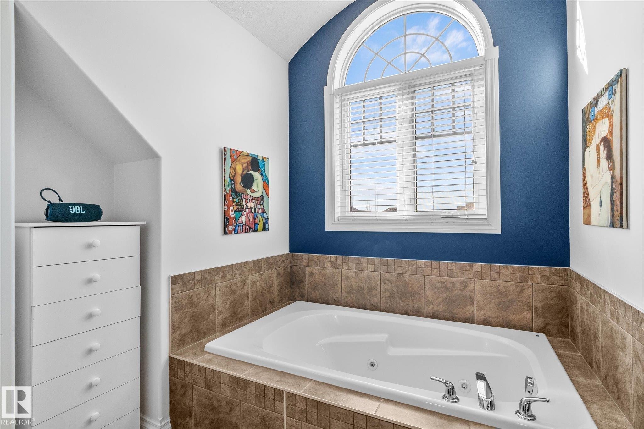 4929 Terwillegar Common, Edmonton, AB - Indoor Photo Showing Bathroom