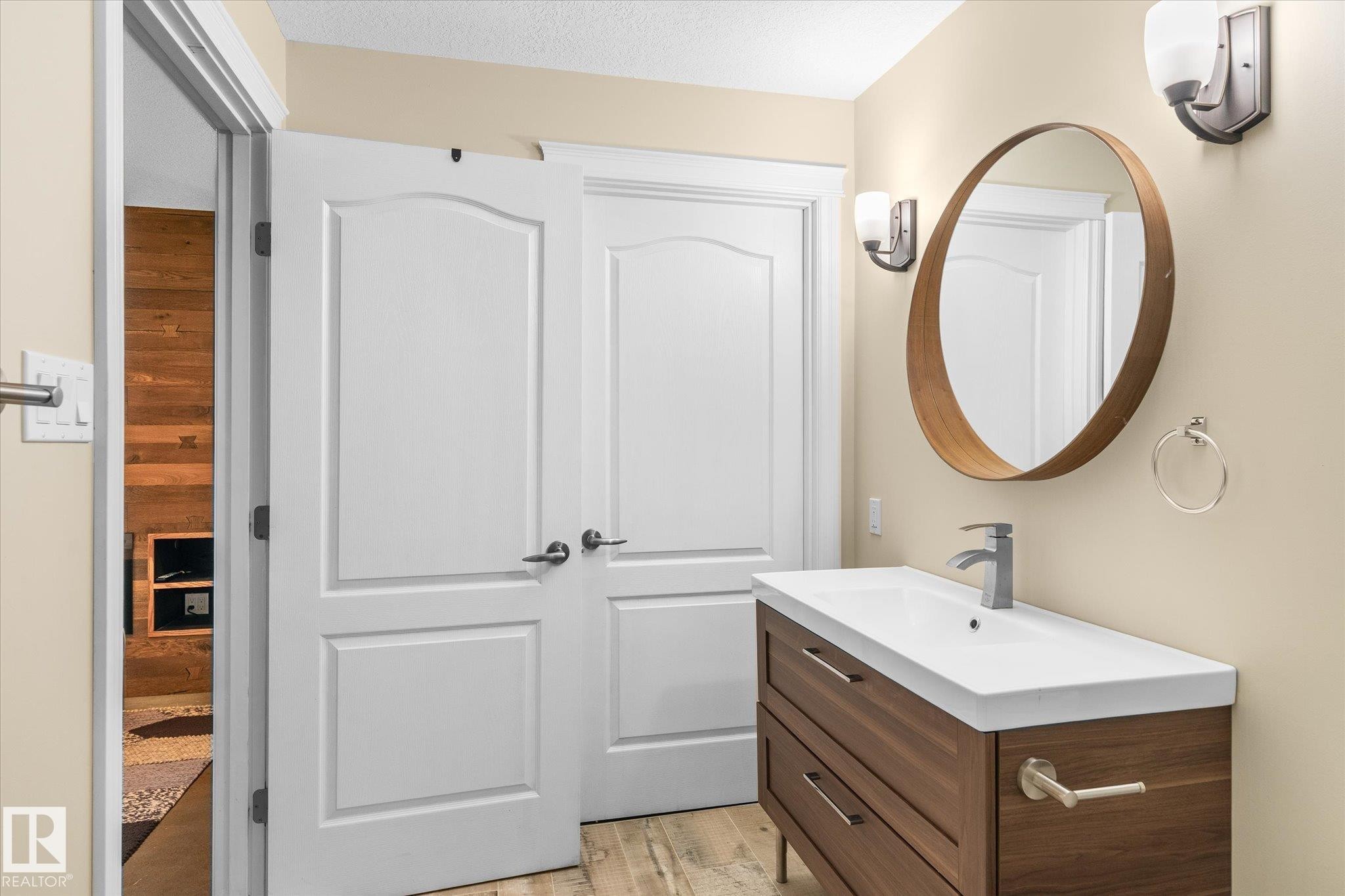 4929 Terwillegar Common, Edmonton, AB - Indoor Photo Showing Bathroom