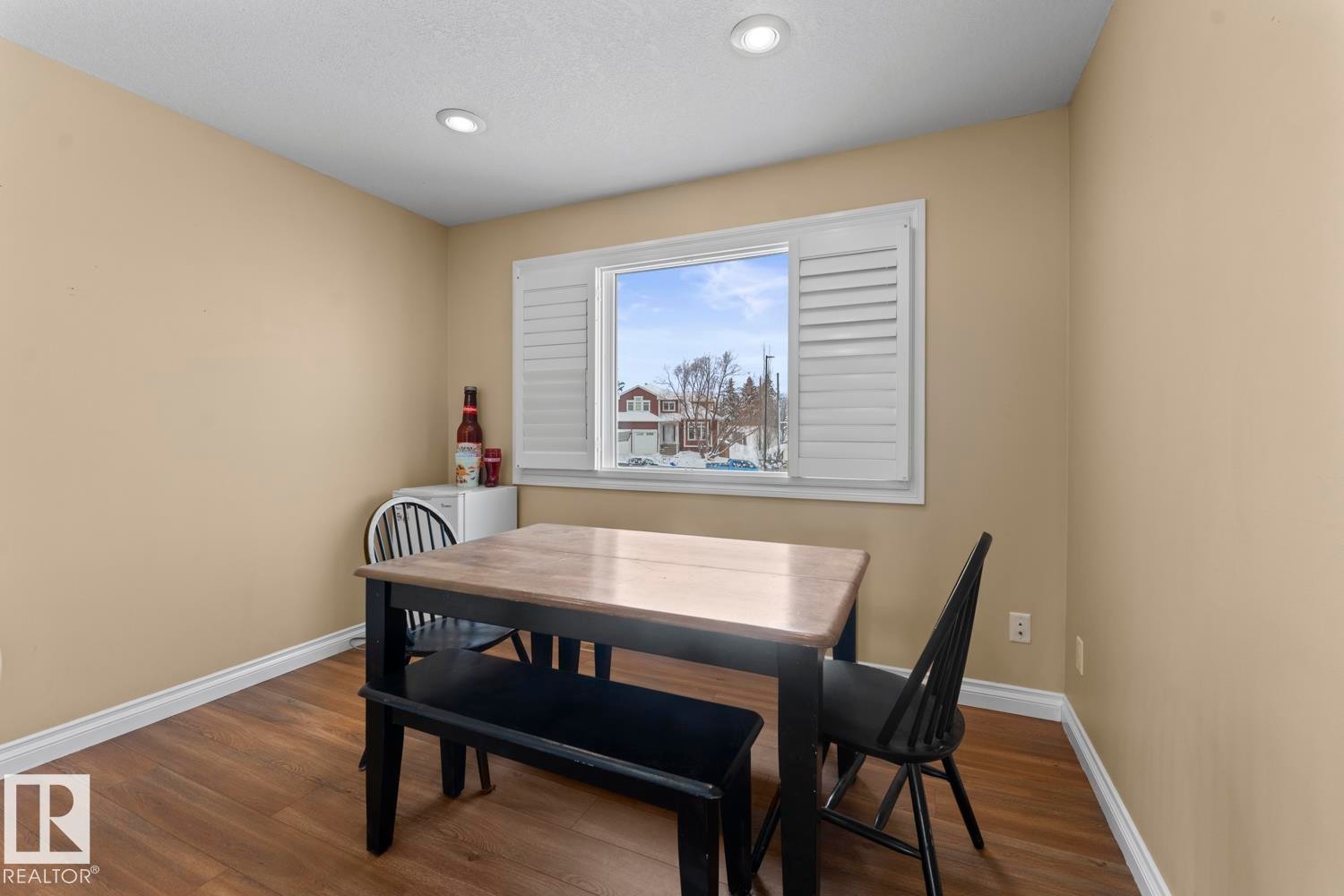 Dining space featuring dark wood-style floors and recessed lighting - 7 1001 7 Avenue, Cold Lake, AB - Indoor Photo Showing Dining Room