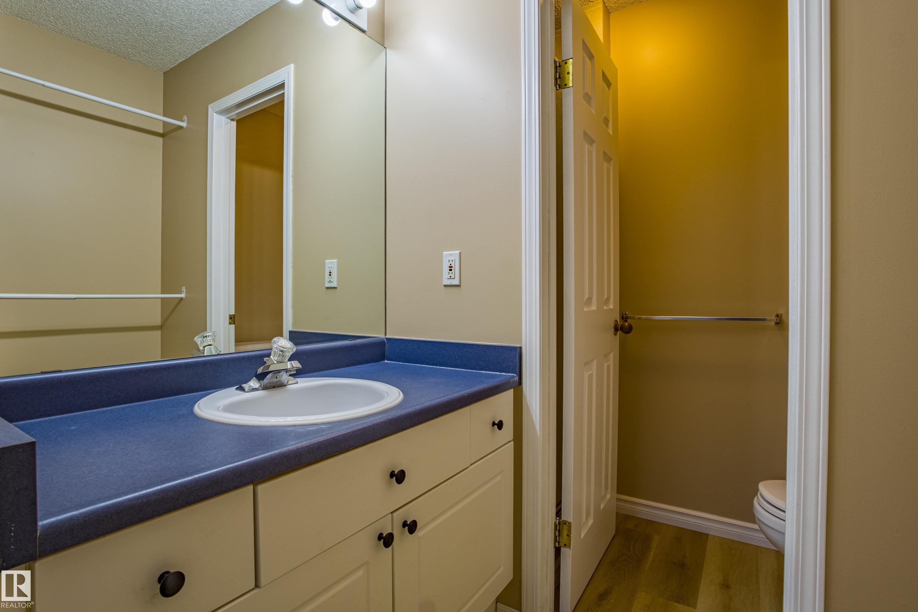 3835 47 Street, Edmonton, AB - Indoor Photo Showing Bathroom