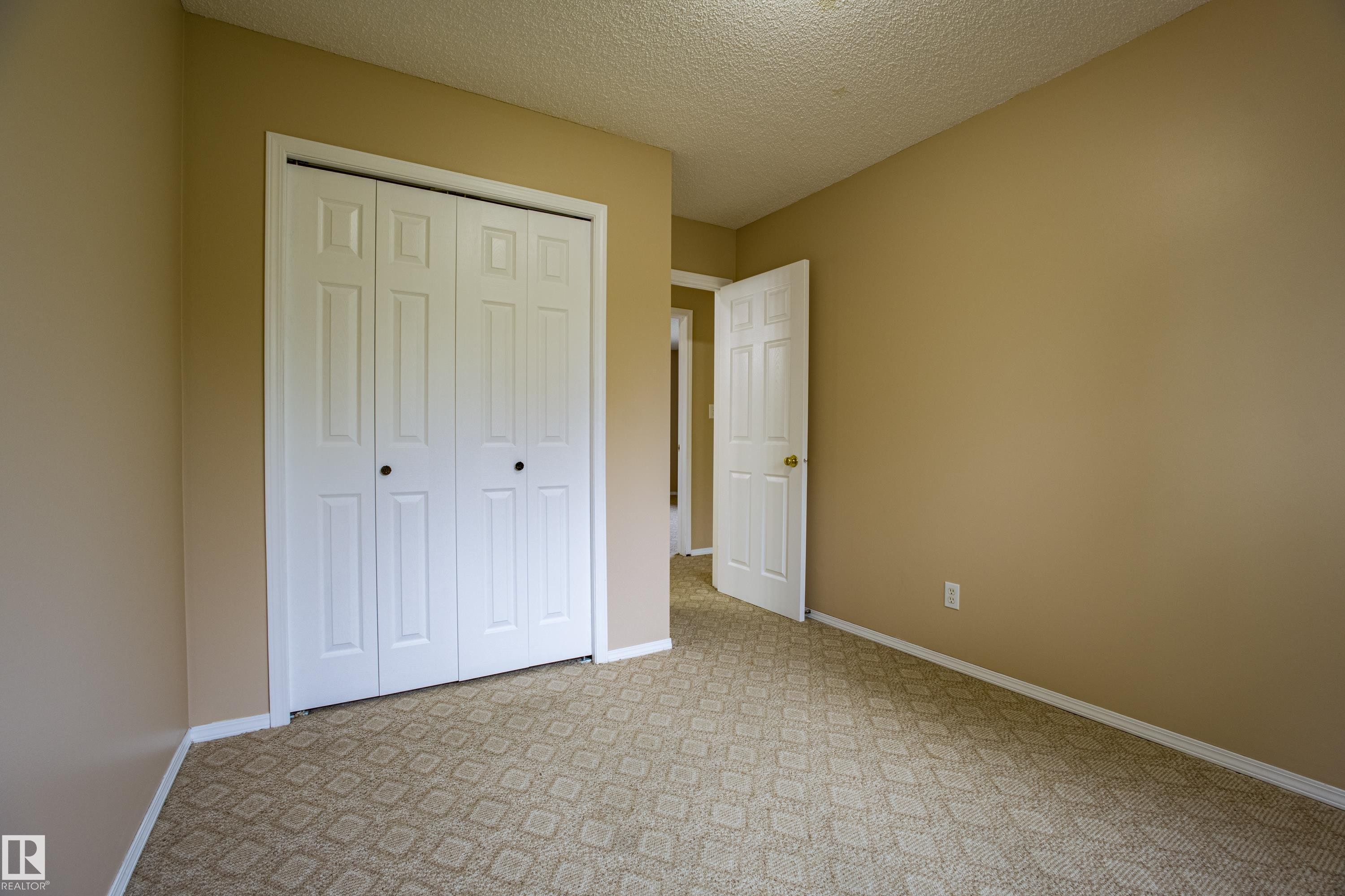 3835 47 Street, Edmonton, AB - Indoor