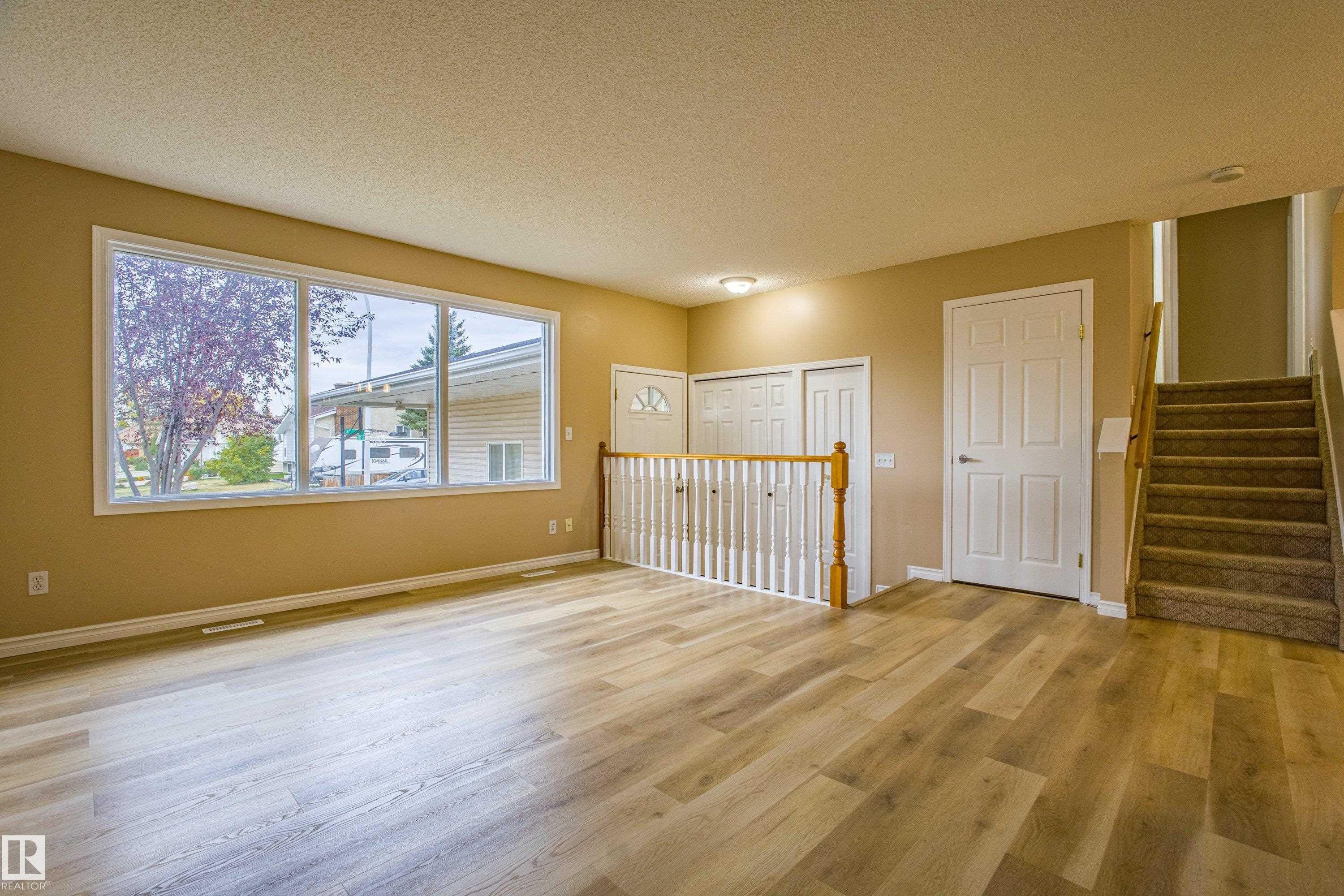 3835 47 Street, Edmonton, AB - Indoor Photo Showing Other Room