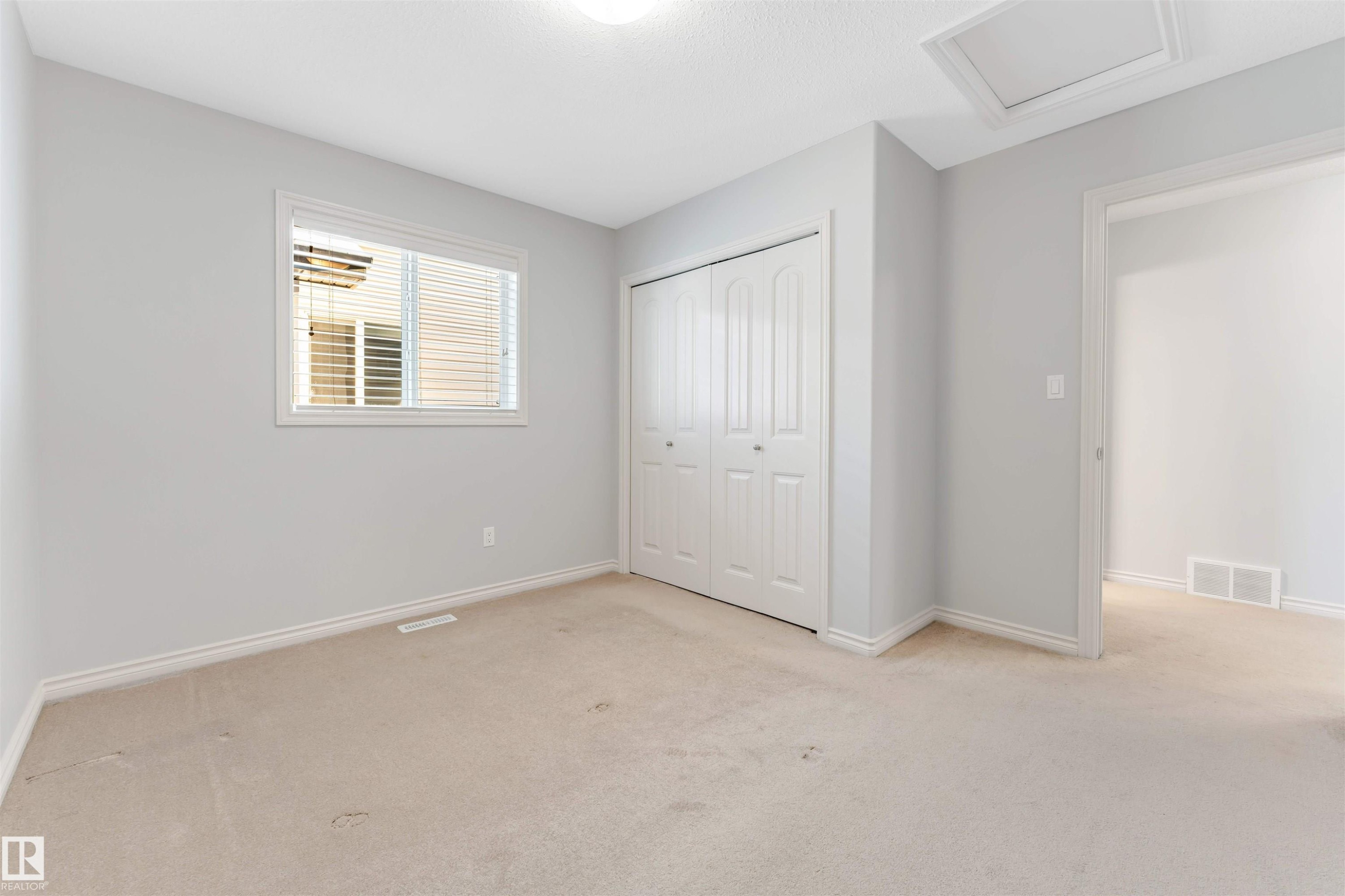 Edmonton, AB - Indoor Photo Showing Other Room