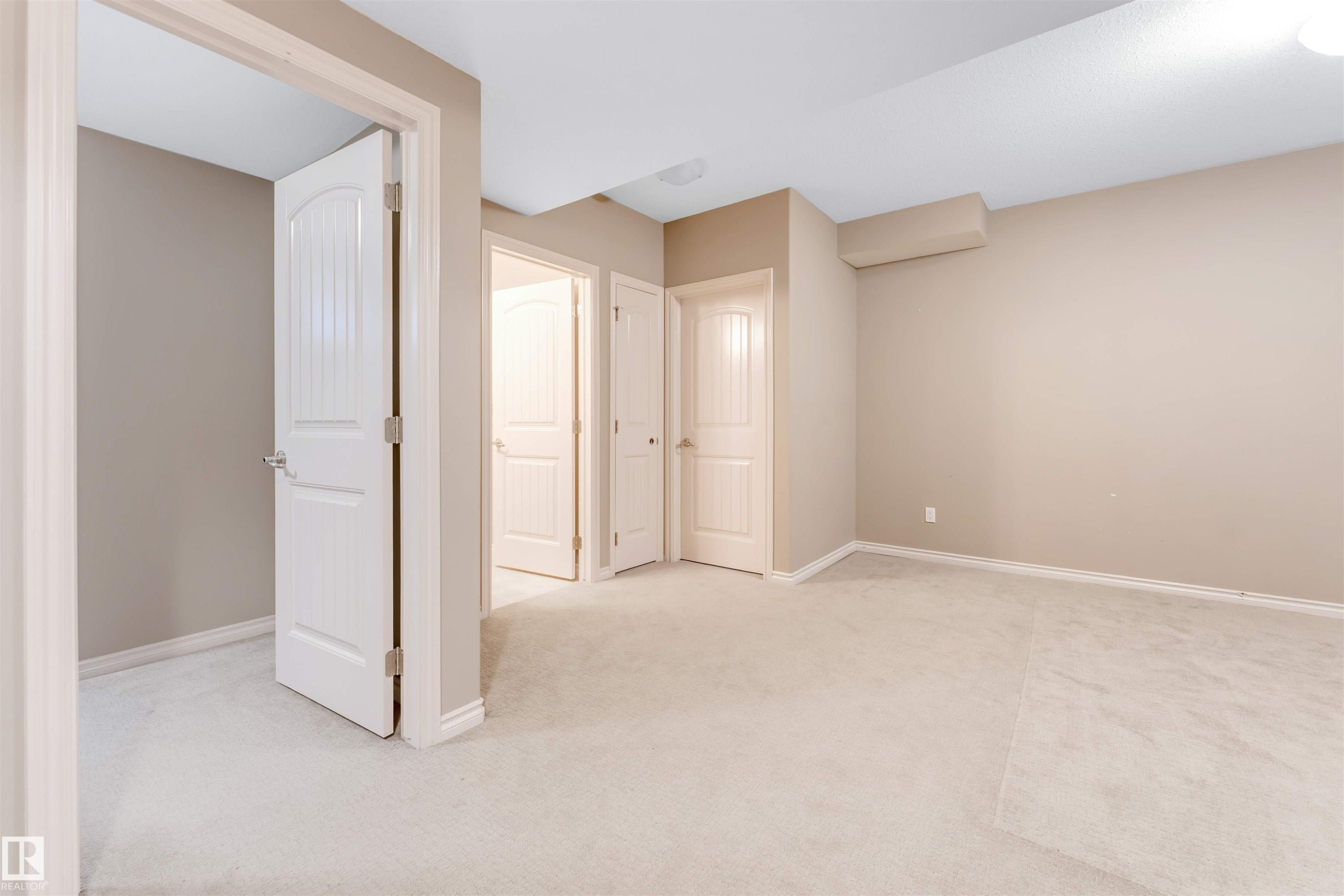 Edmonton, AB - Indoor Photo Showing Other Room