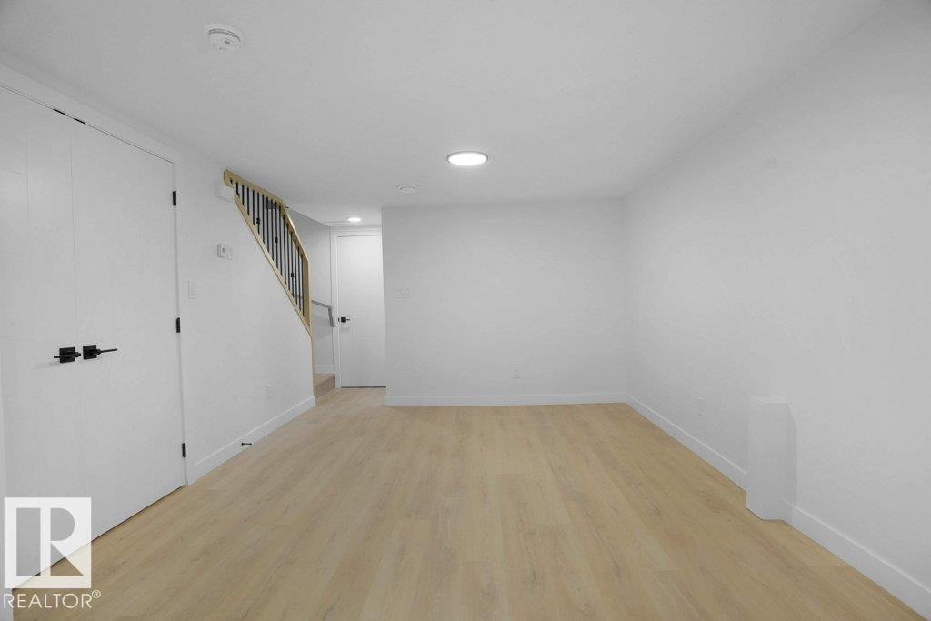 10946 62 Avenue, Edmonton, AB - Indoor Photo Showing Other Room