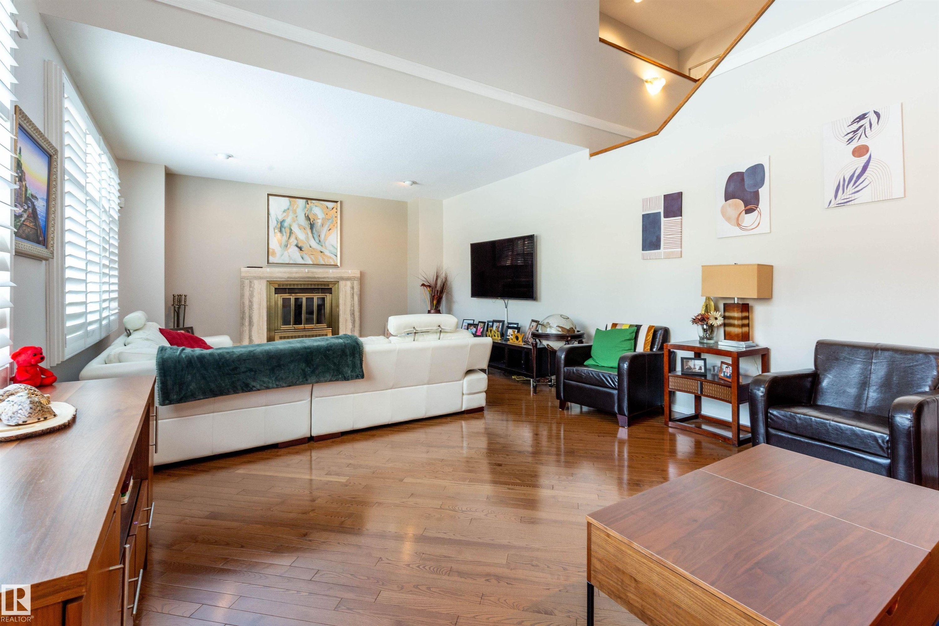 232 Gariepy Crescent, Edmonton, AB - Indoor Photo Showing Living Room With Fireplace