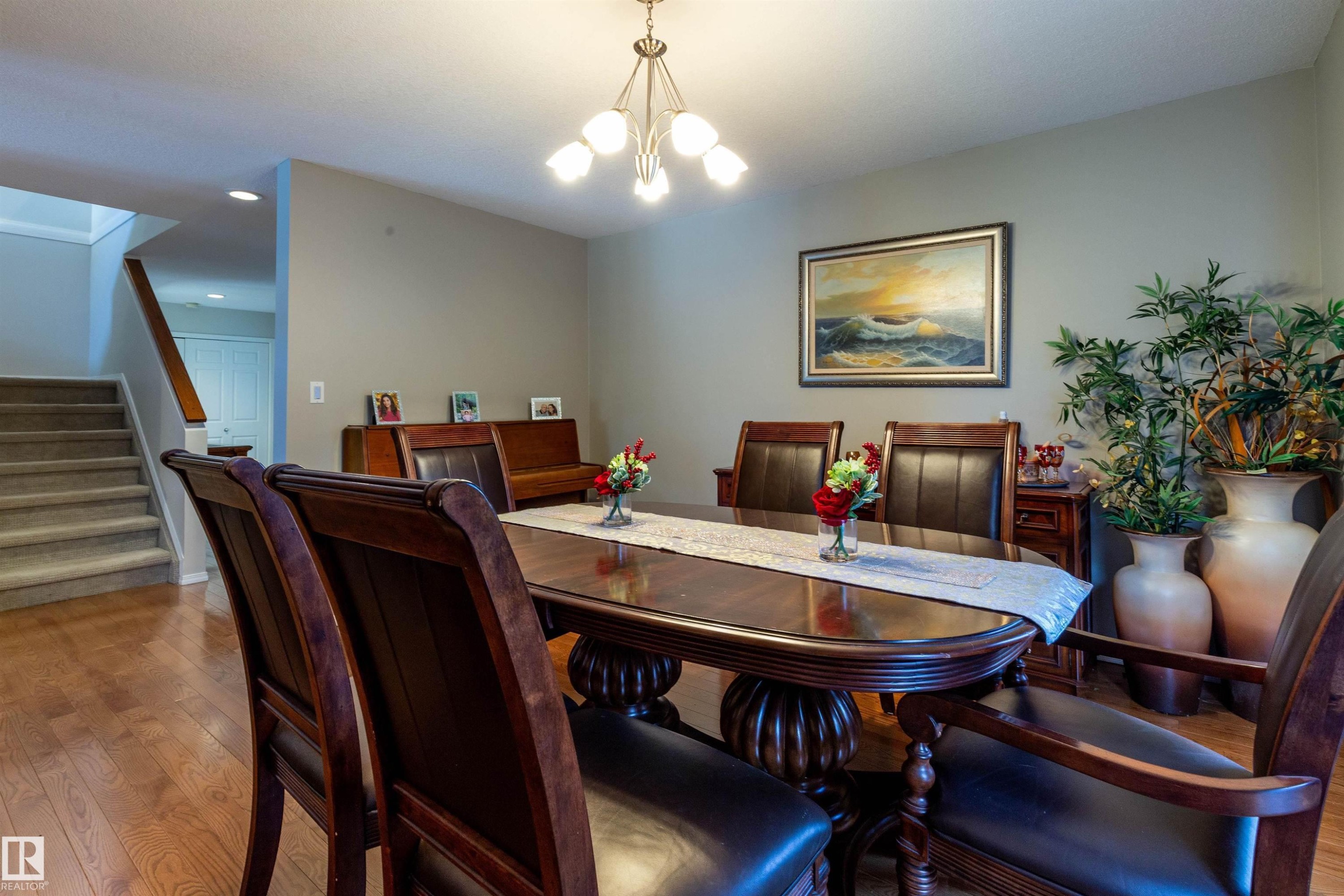 232 Gariepy Crescent, Edmonton, AB - Indoor Photo Showing Dining Room