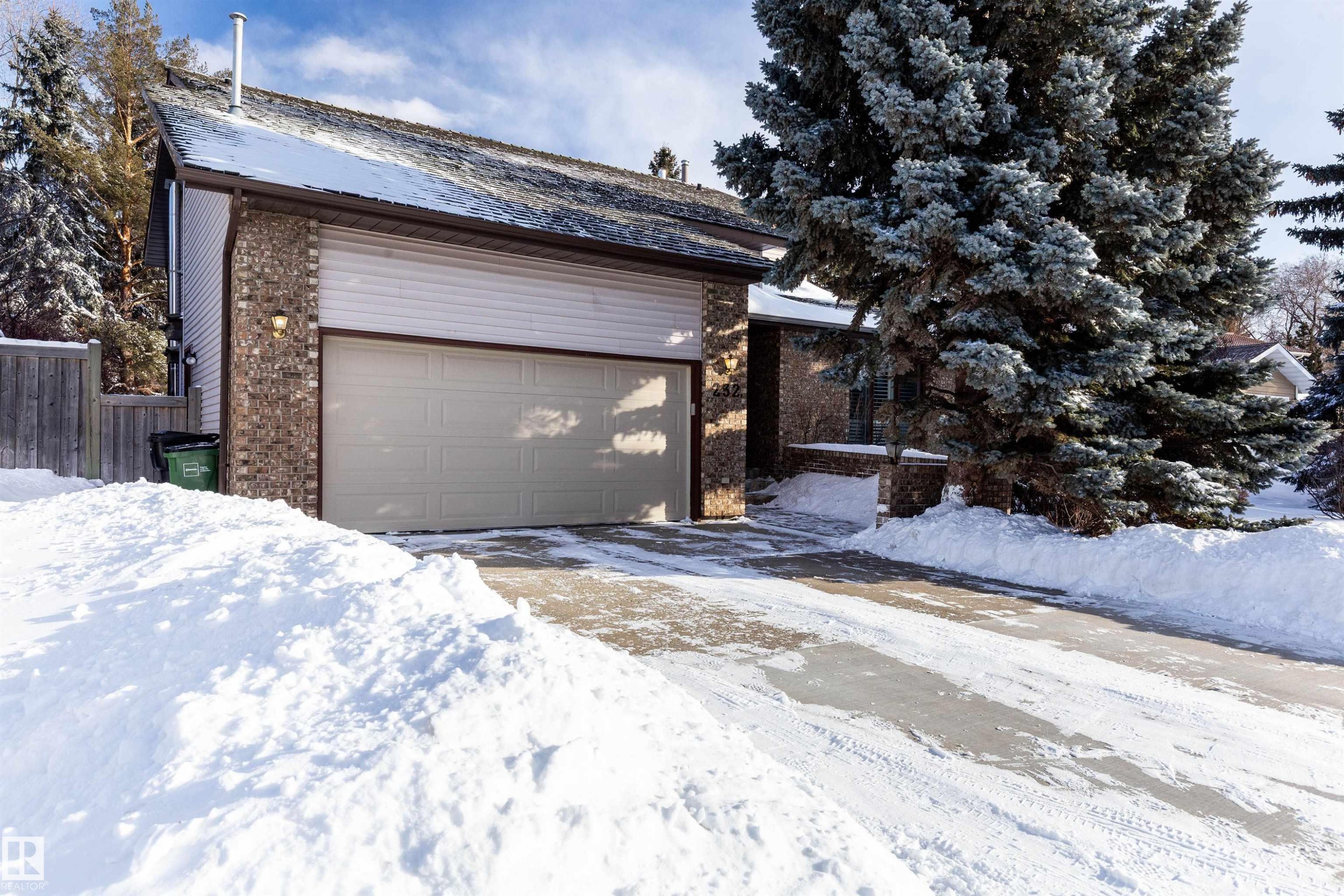 232 Gariepy Crescent, Edmonton, AB - Outdoor