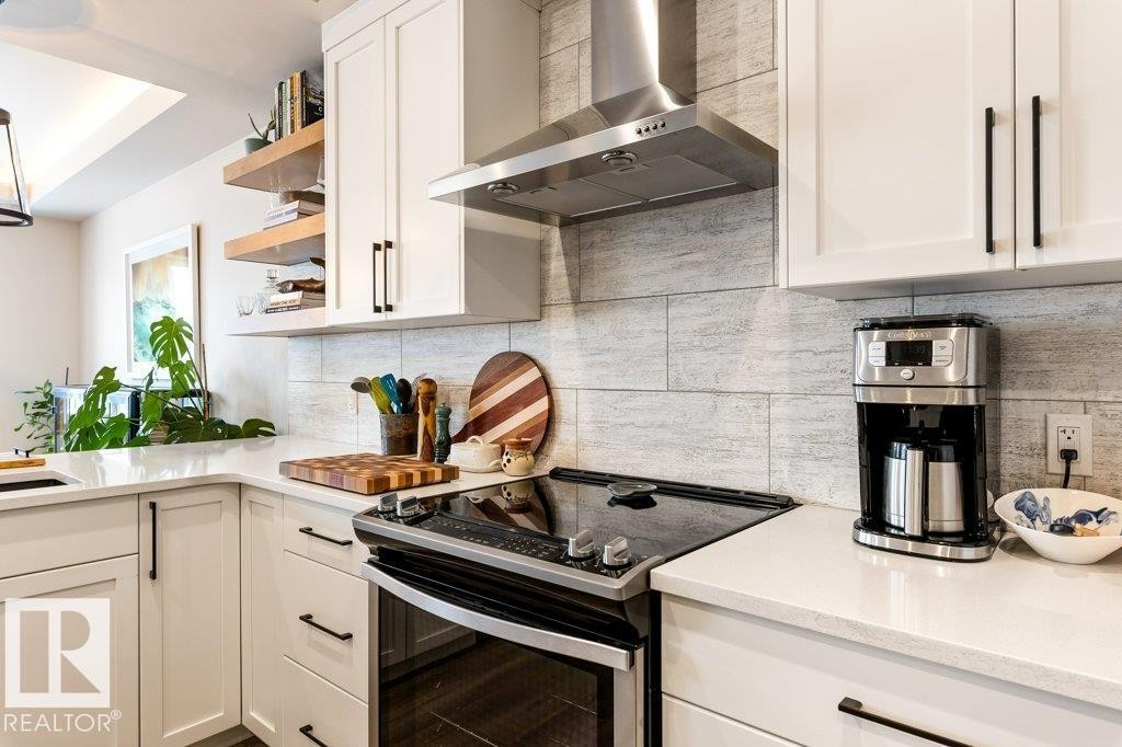 19 Riviere Terrace, St. Albert, AB - Indoor Photo Showing Kitchen