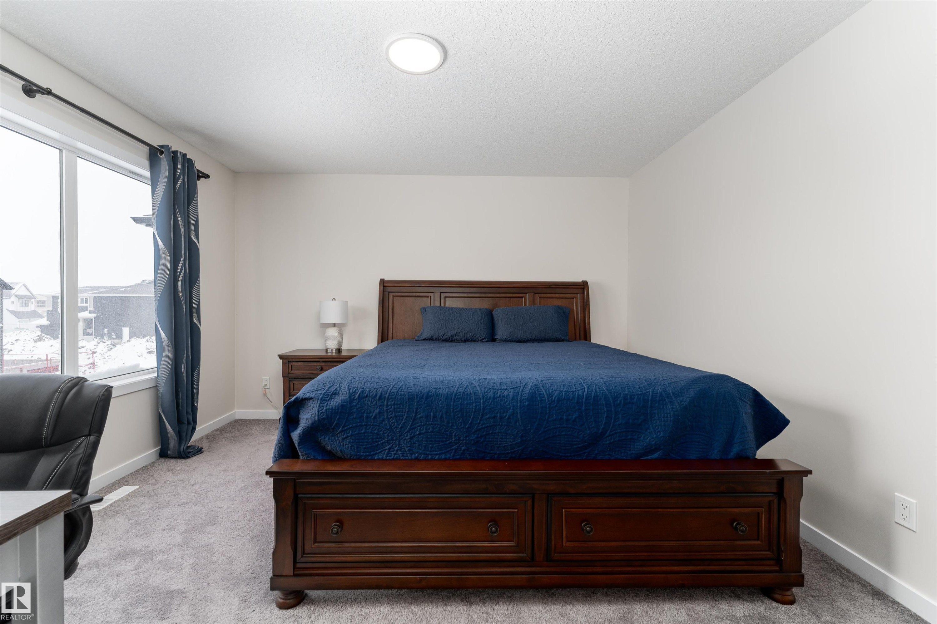 2120 Muckleplum Crescent, Edmonton, AB - Indoor Photo Showing Bedroom