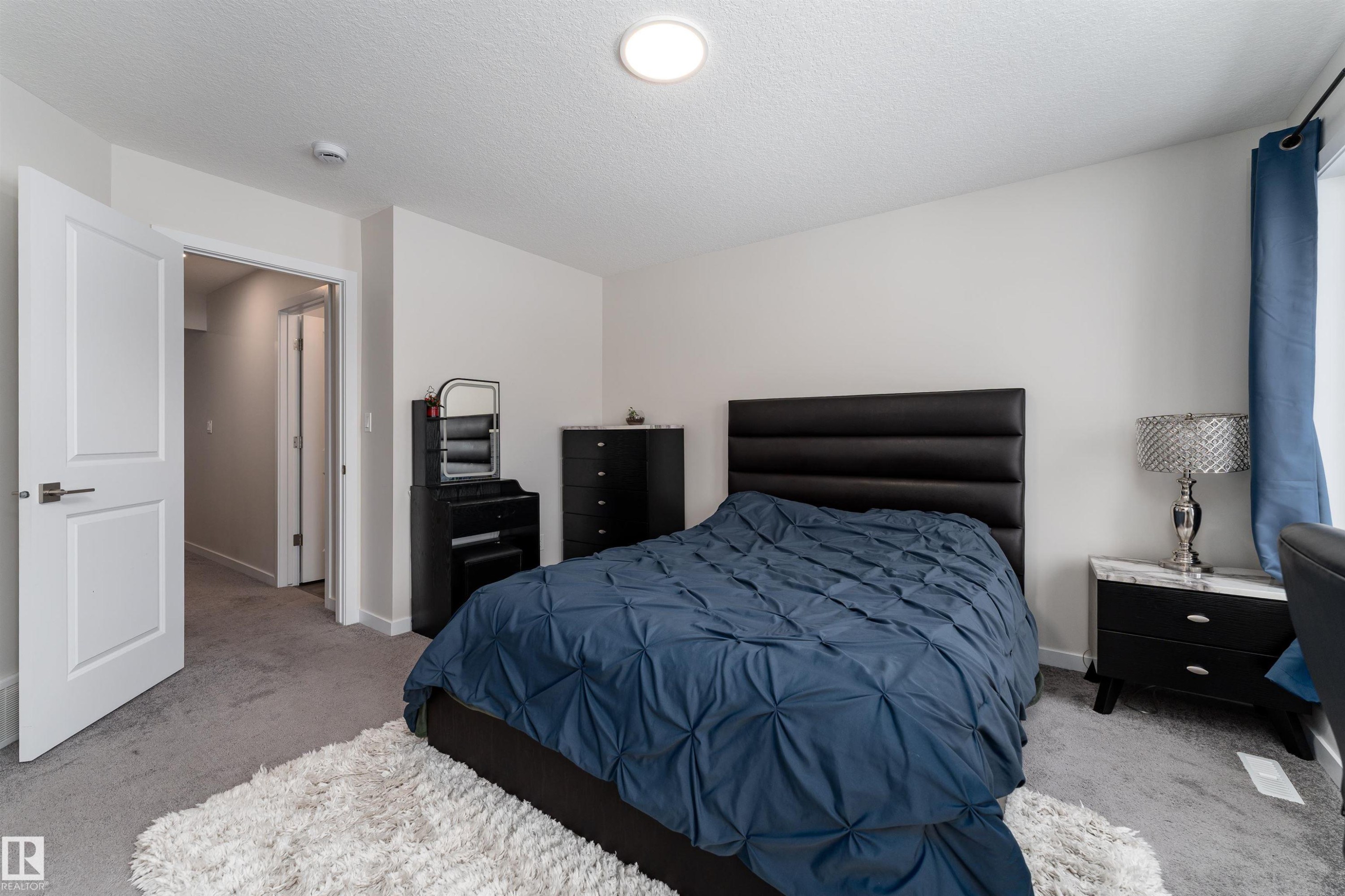 2120 Muckleplum Crescent, Edmonton, AB - Indoor Photo Showing Bedroom