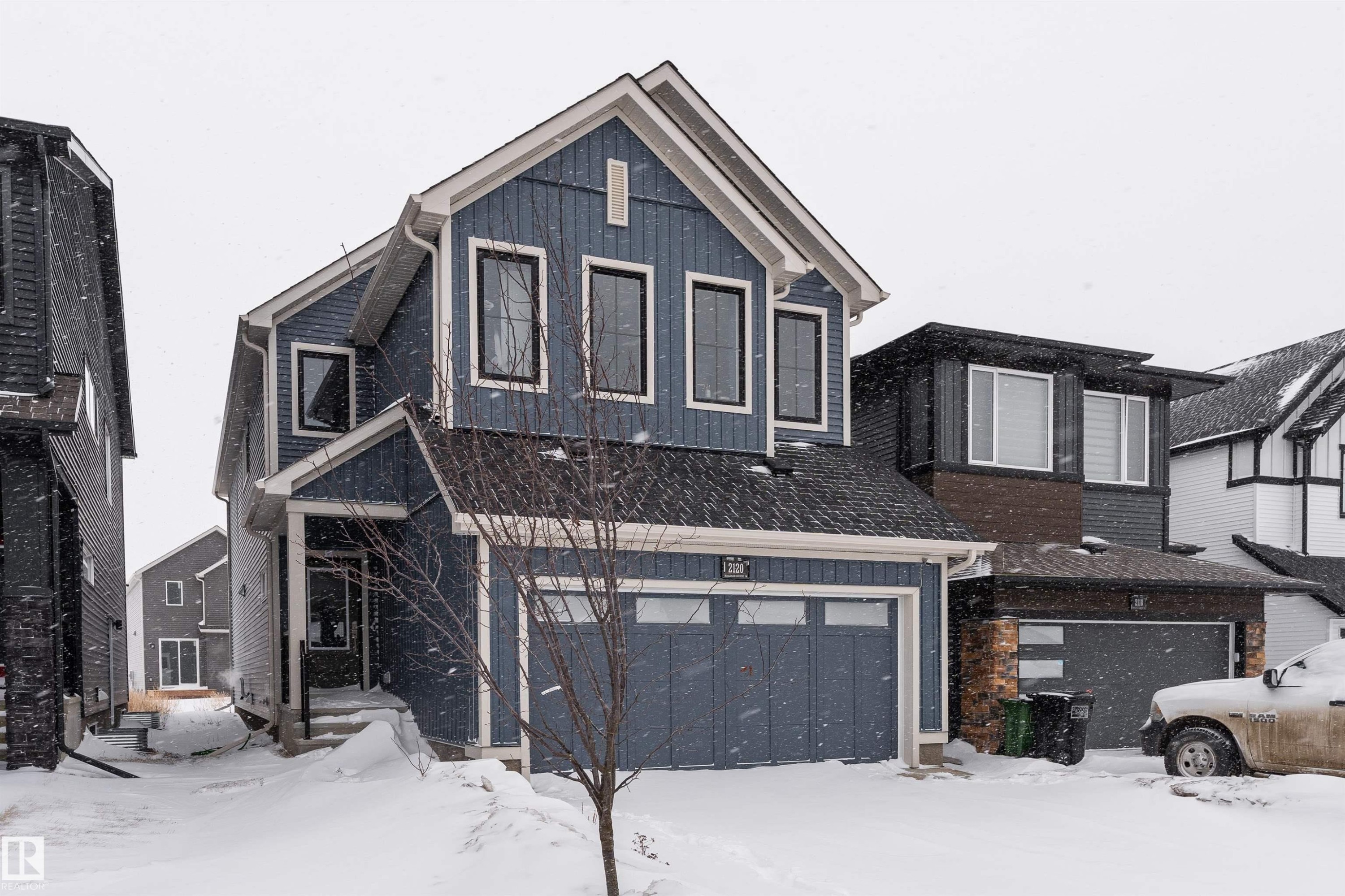 2120 Muckleplum Crescent, Edmonton, AB - Outdoor With Facade