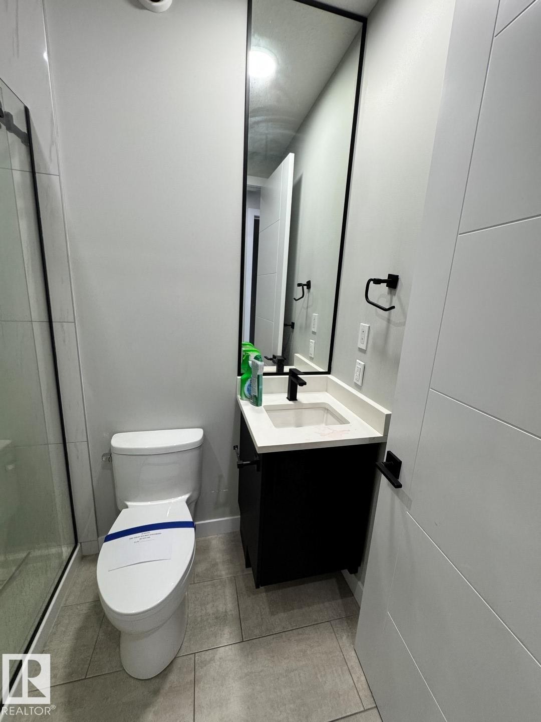 5321 Kimball Place, Edmonton, AB - Indoor Photo Showing Bathroom