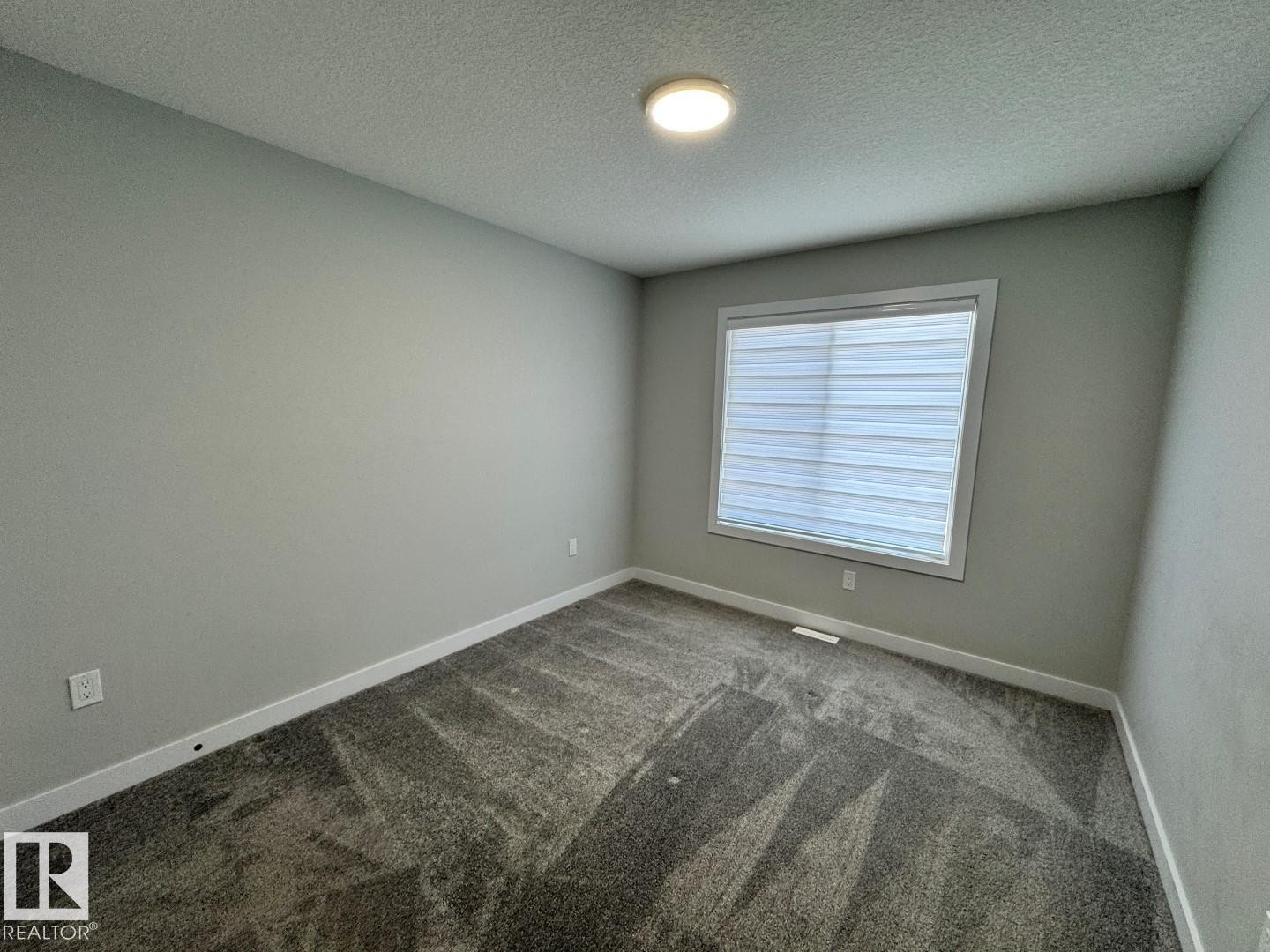 5321 Kimball Place, Edmonton, AB - Indoor Photo Showing Other Room