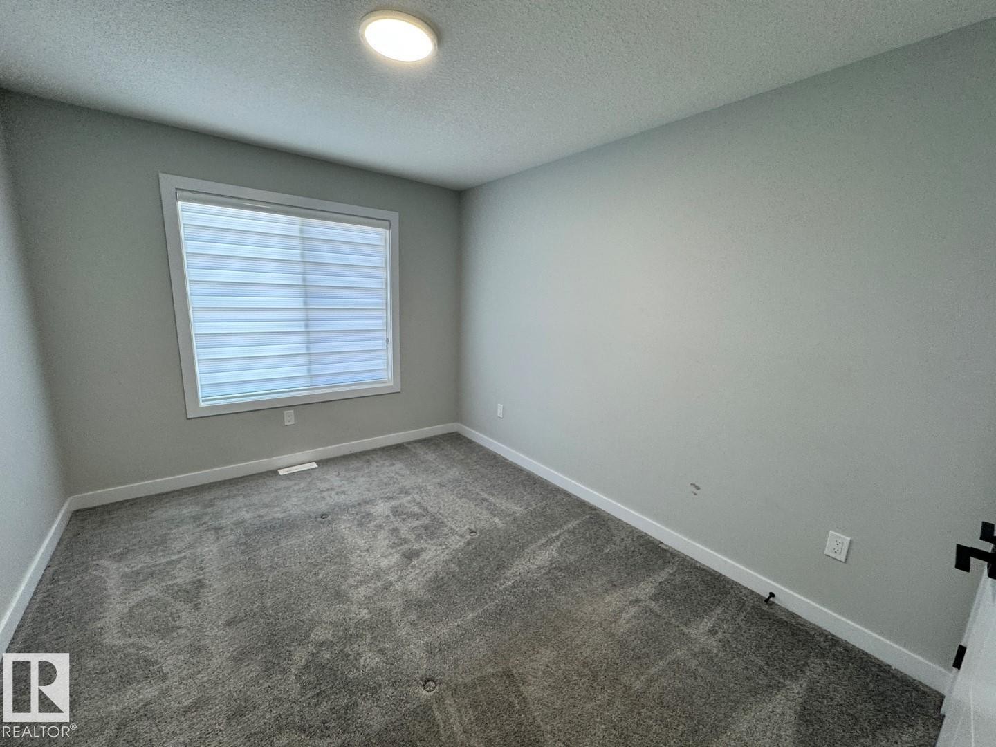 5321 Kimball Place, Edmonton, AB - Indoor Photo Showing Other Room