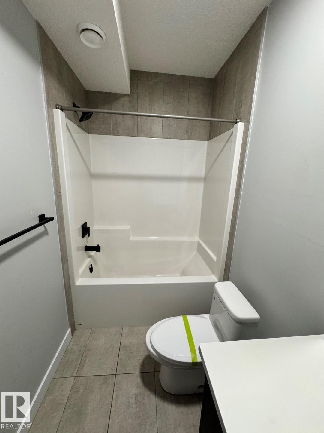 5321 Kimball Place, Edmonton, AB - Indoor Photo Showing Bathroom