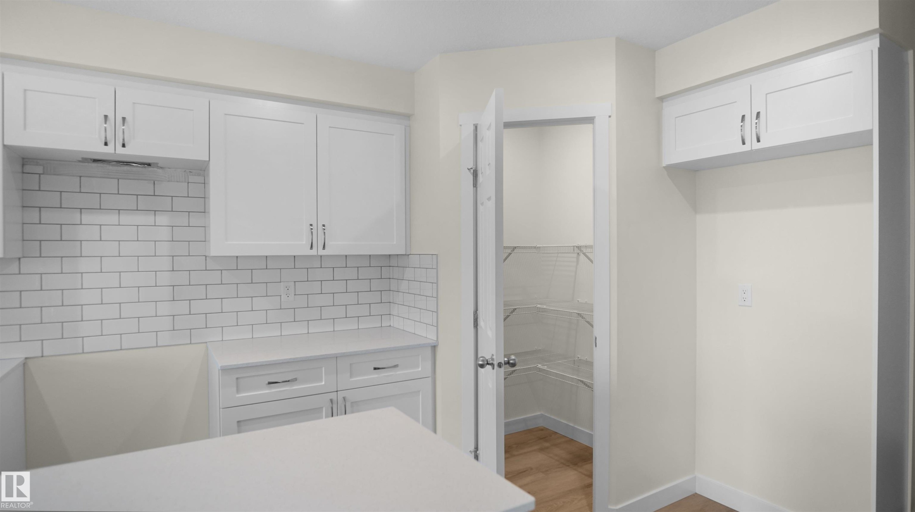 8891 Carson Way, Edmonton, AB - Indoor