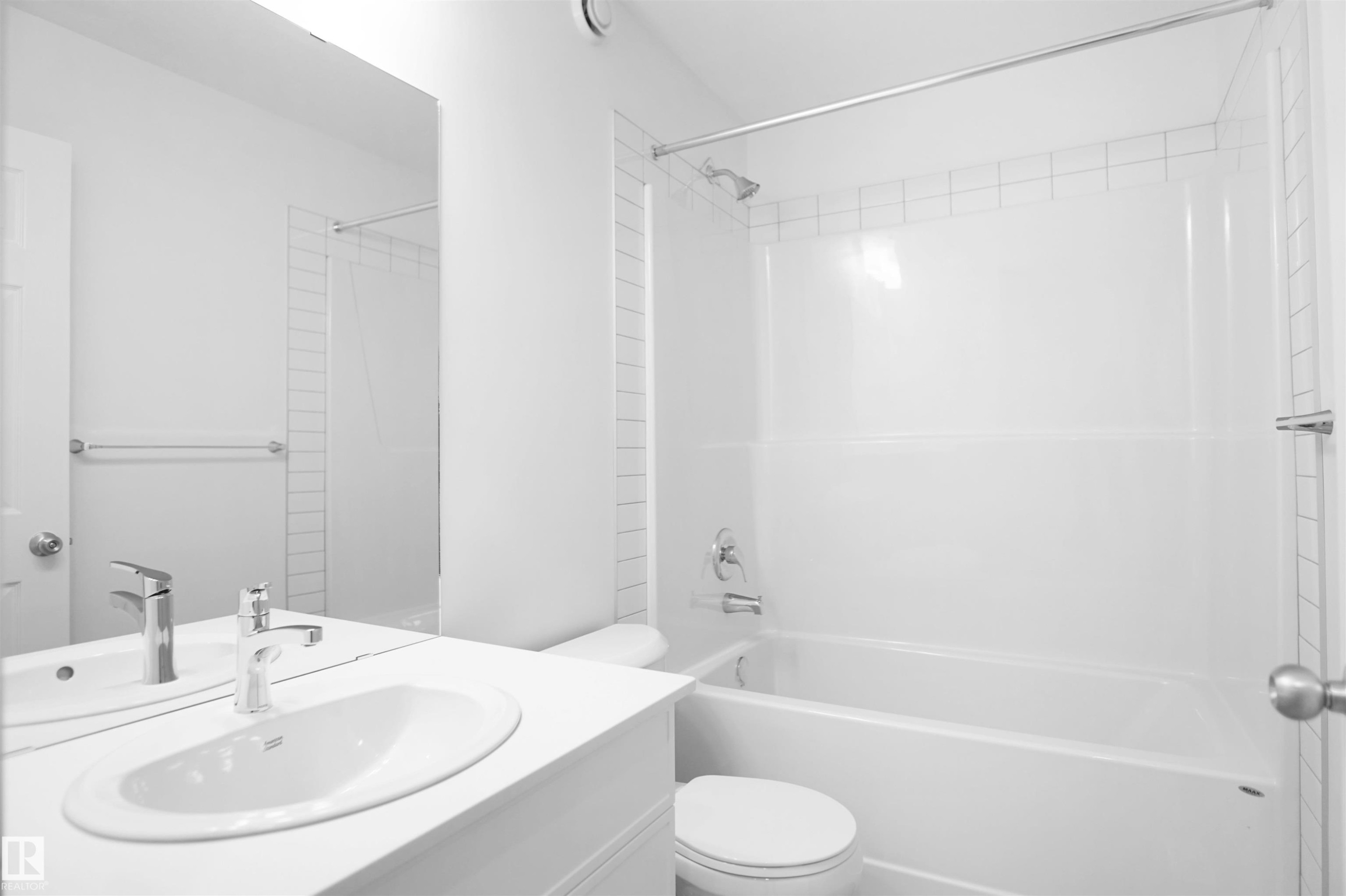 30 Nerine Crescent, St. Albert, AB - Indoor Photo Showing Bathroom