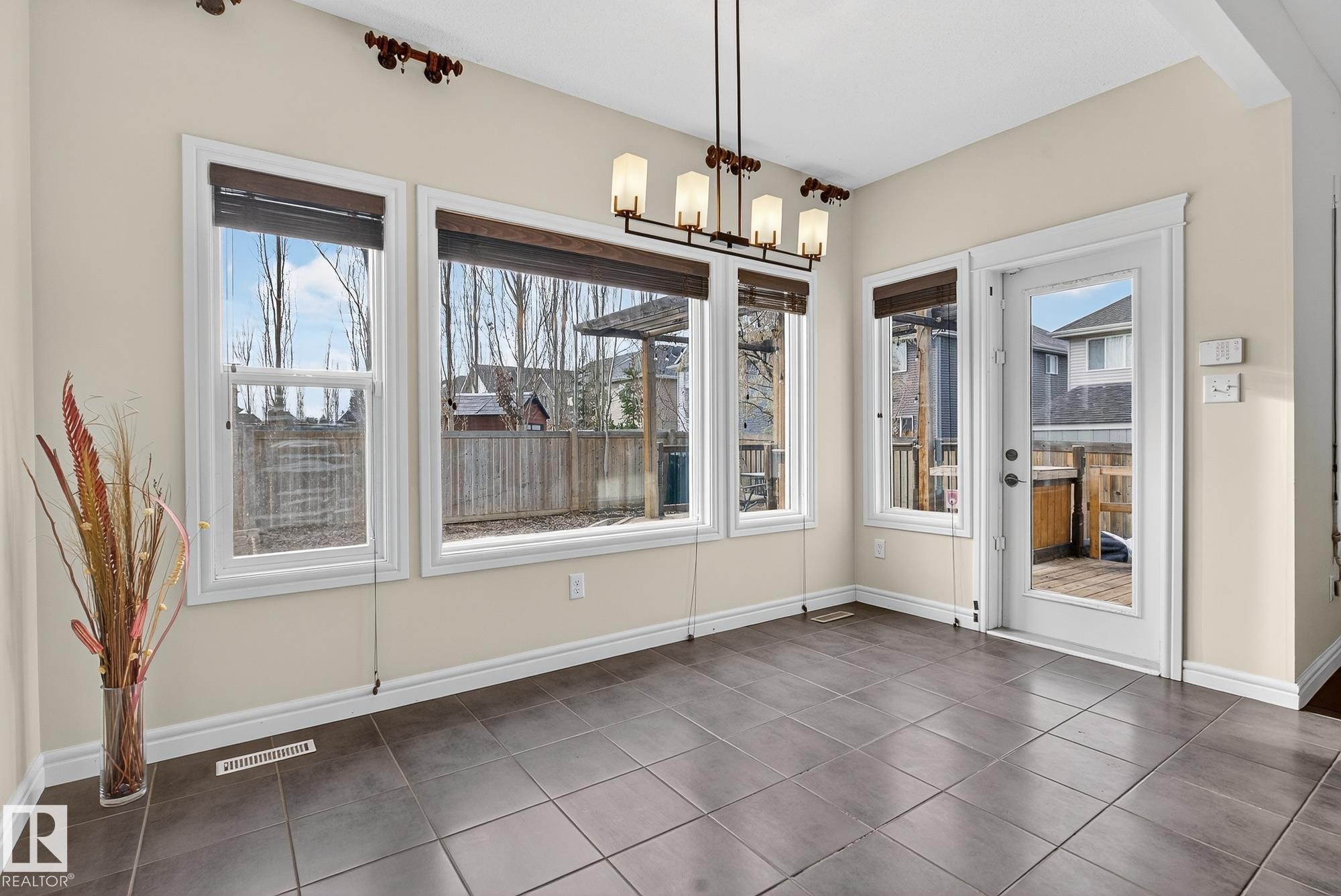 7915 18 Ave, Edmonton, AB - Indoor Photo Showing Other Room