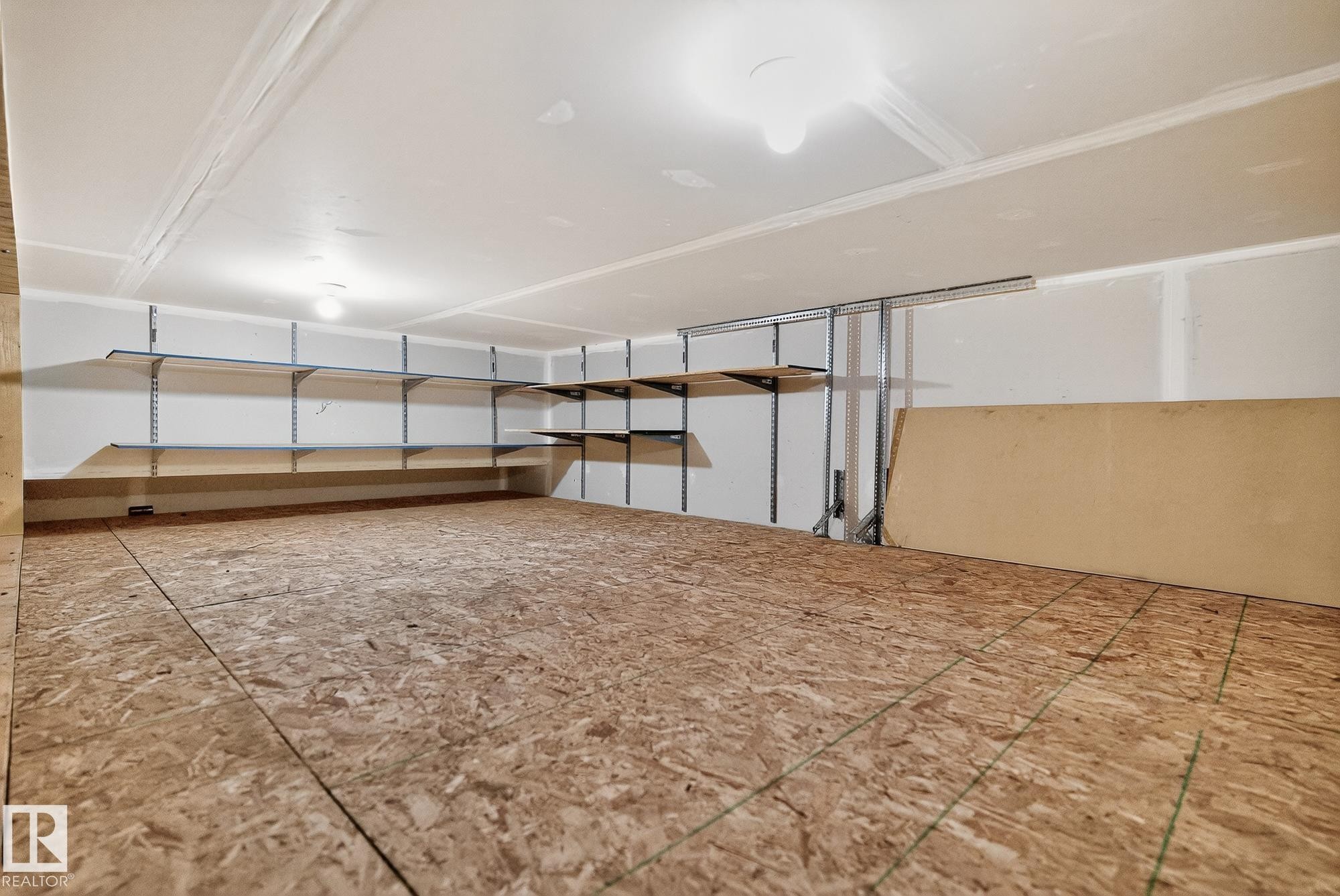 7915 18 Ave, Edmonton, AB - Indoor