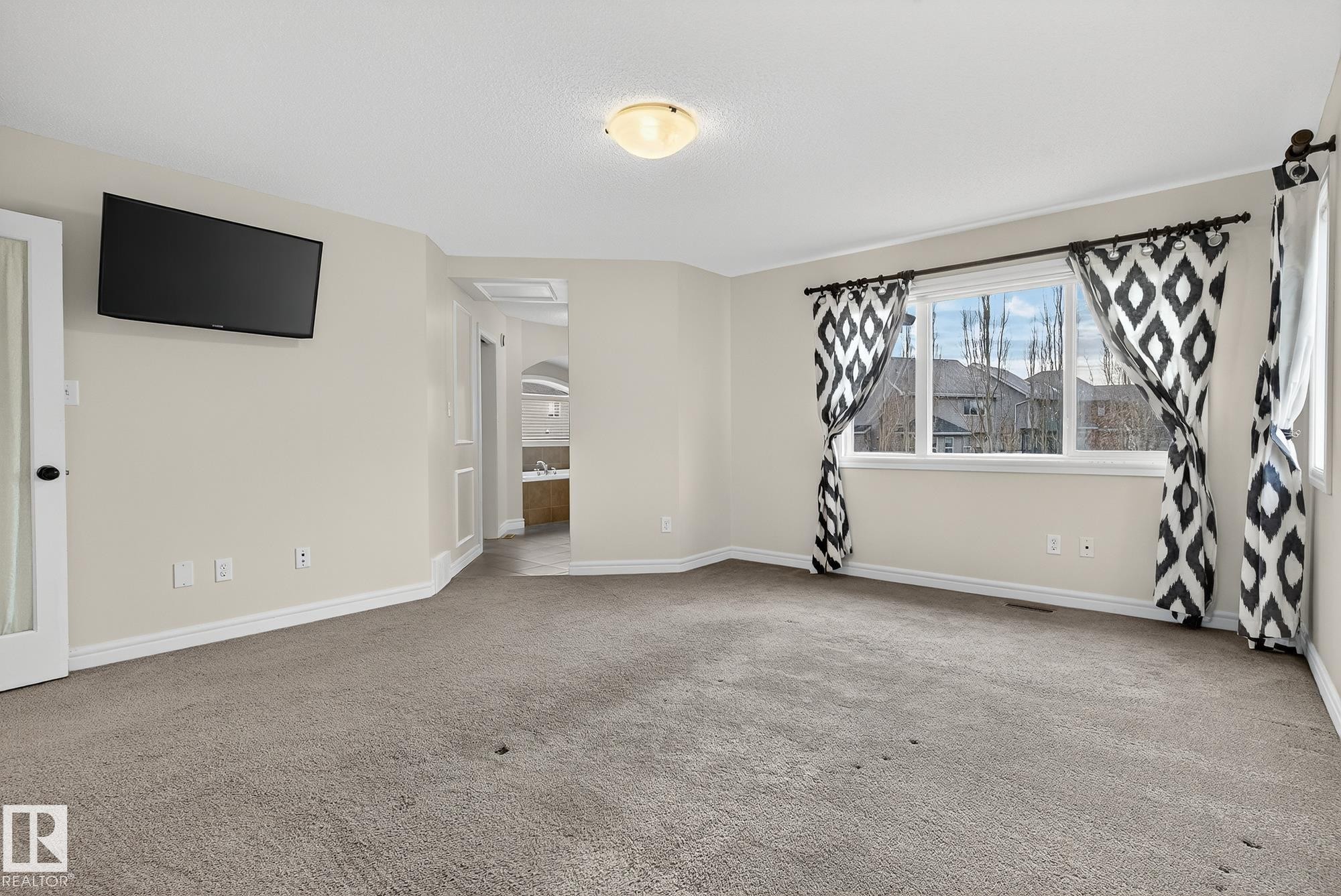 7915 18 Ave, Edmonton, AB - Indoor Photo Showing Other Room