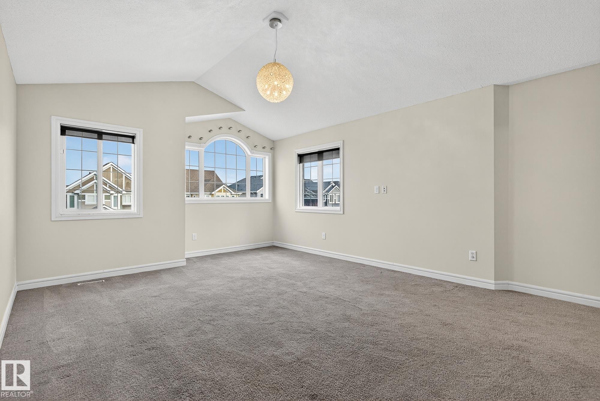 7915 18 Ave, Edmonton, AB - Indoor Photo Showing Other Room