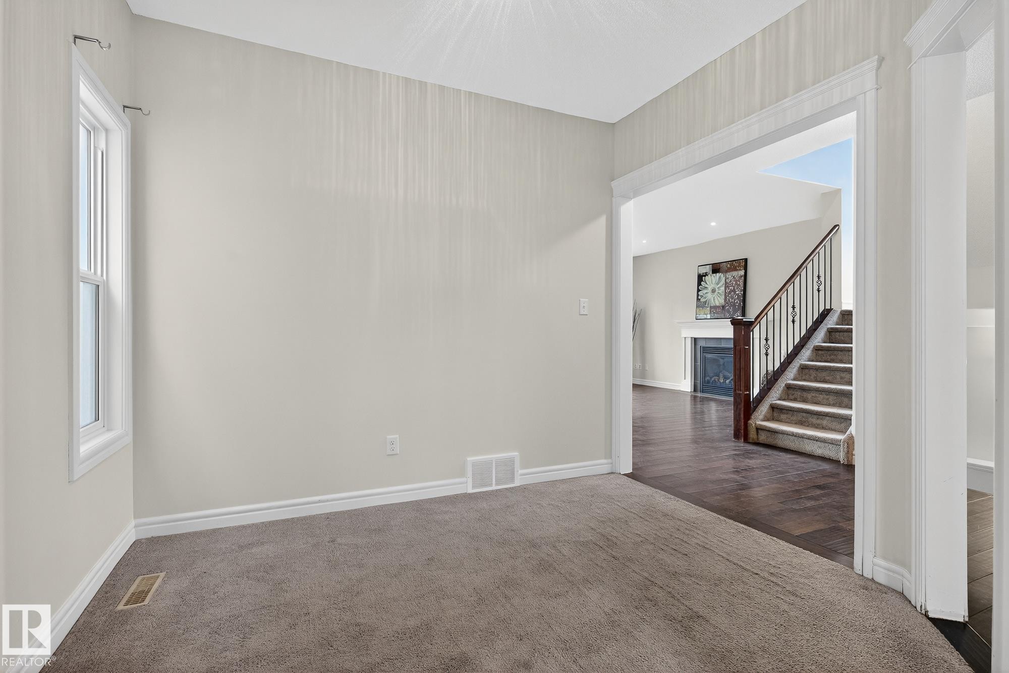 7915 18 Ave, Edmonton, AB - Indoor Photo Showing Other Room