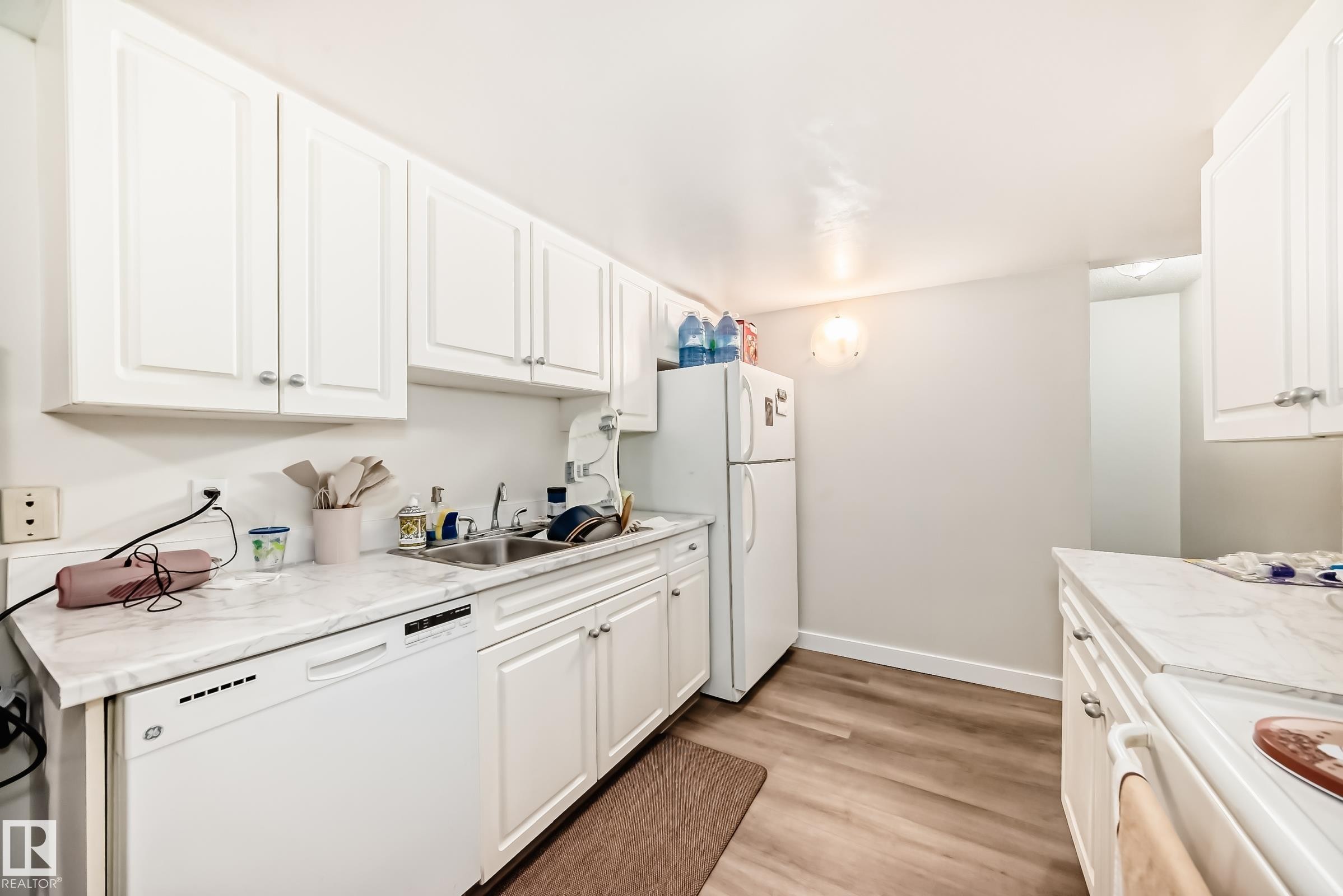 306 2908 116A Avenue, Edmonton, AB - Indoor Photo Showing Kitchen With Double Sink