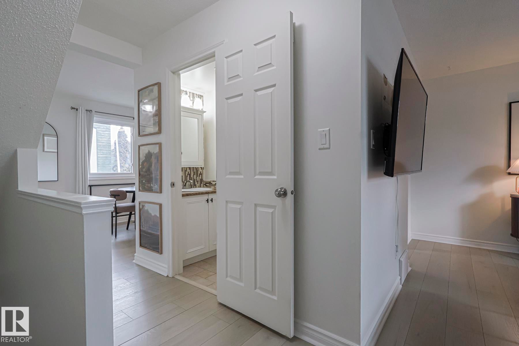 663 Abbottsfield Road, Edmonton, AB - Indoor Photo Showing Other Room