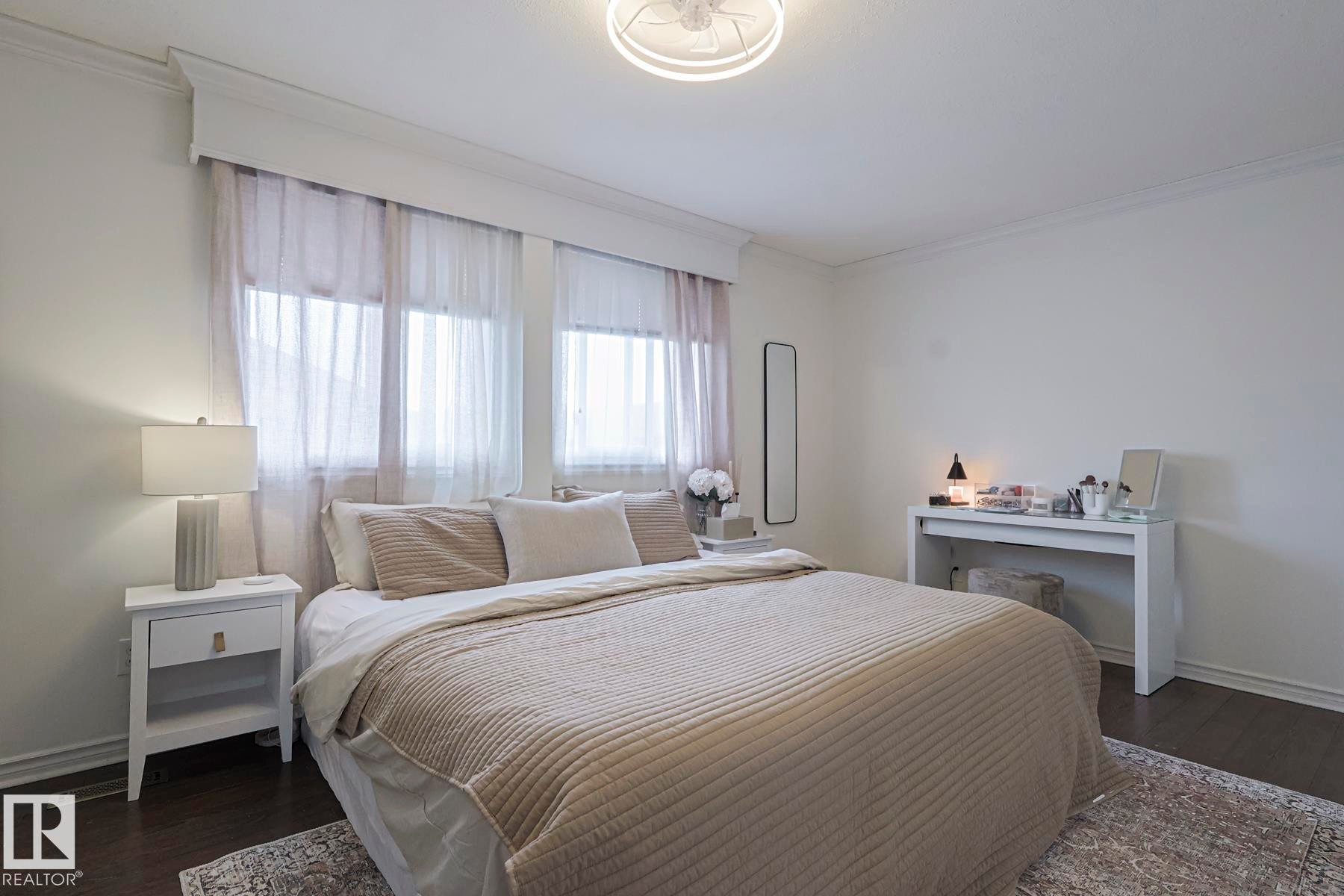 663 Abbottsfield Road, Edmonton, AB - Indoor Photo Showing Bedroom