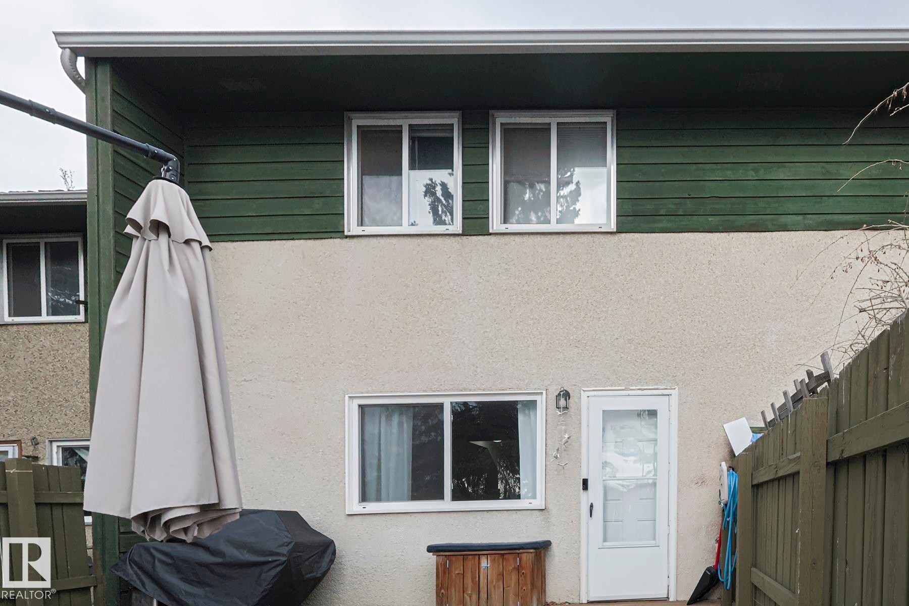 663 Abbottsfield Road, Edmonton, AB - Outdoor With Deck Patio Veranda With Exterior