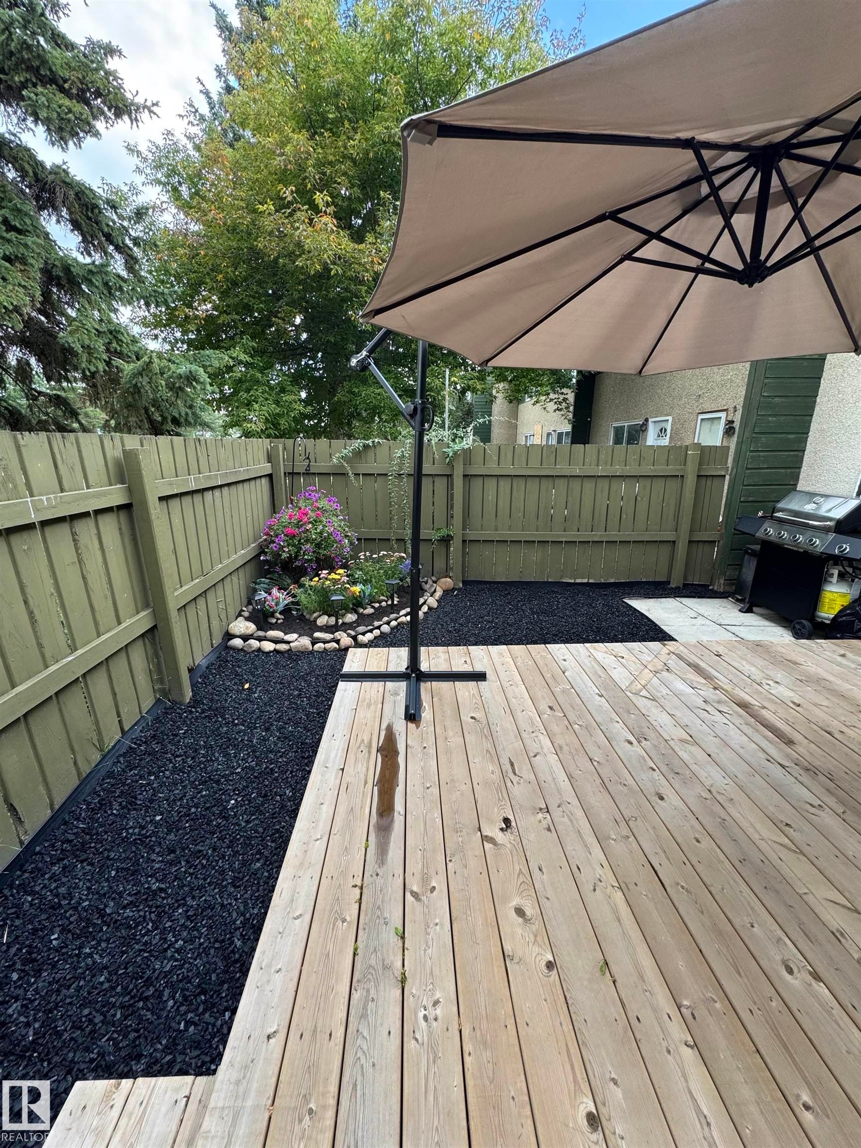 663 Abbottsfield Road, Edmonton, AB - Outdoor With Deck Patio Veranda