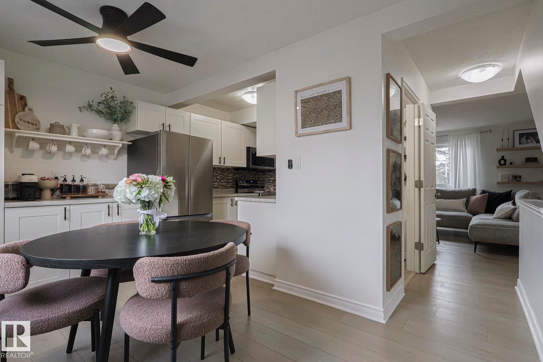 663 Abbottsfield Road, Edmonton, AB - Indoor Photo Showing Dining Room