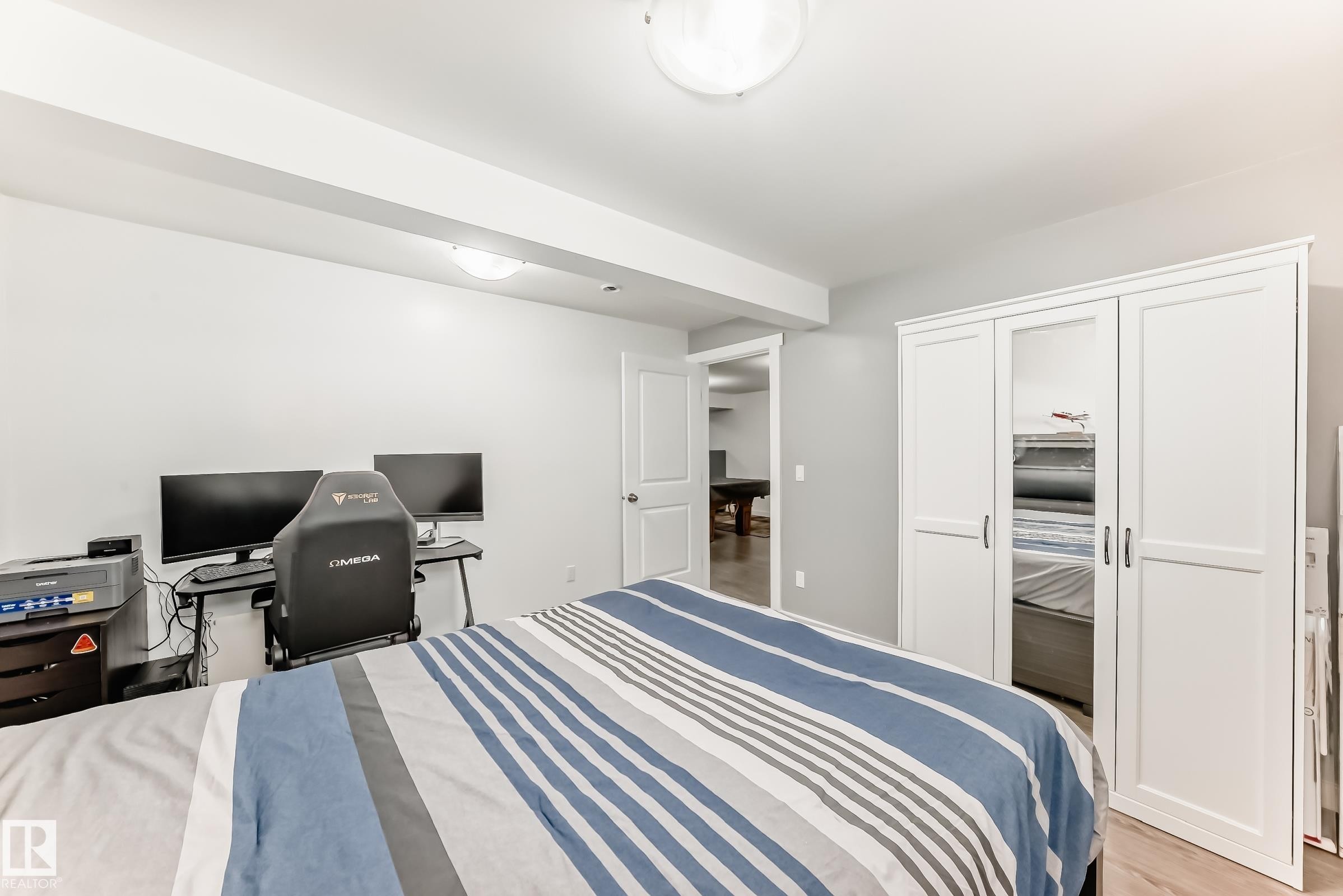 7548 Speaker Way Nw, Edmonton, AB - Indoor Photo Showing Bedroom