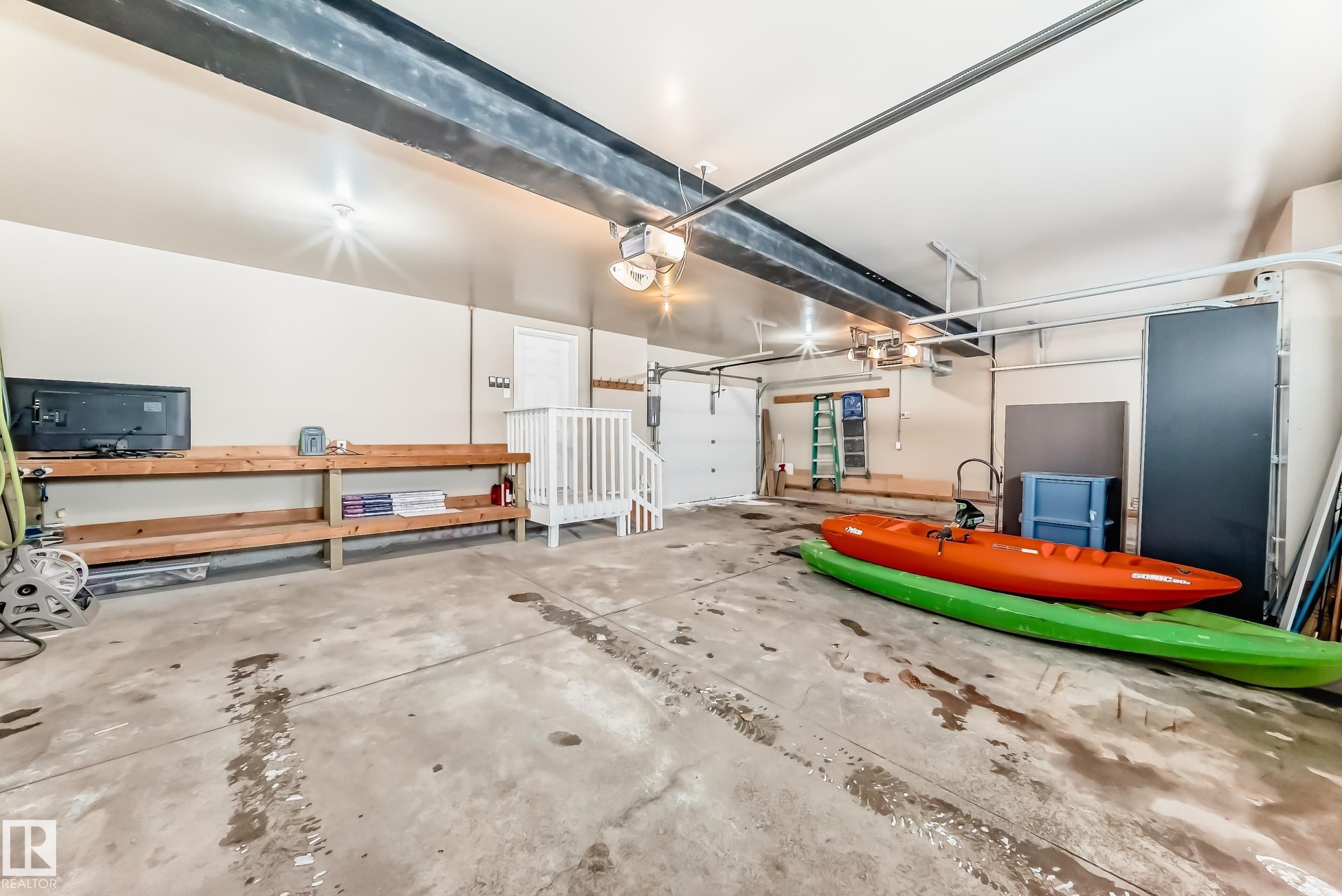 7548 Speaker Way Nw, Edmonton, AB - Indoor Photo Showing Garage